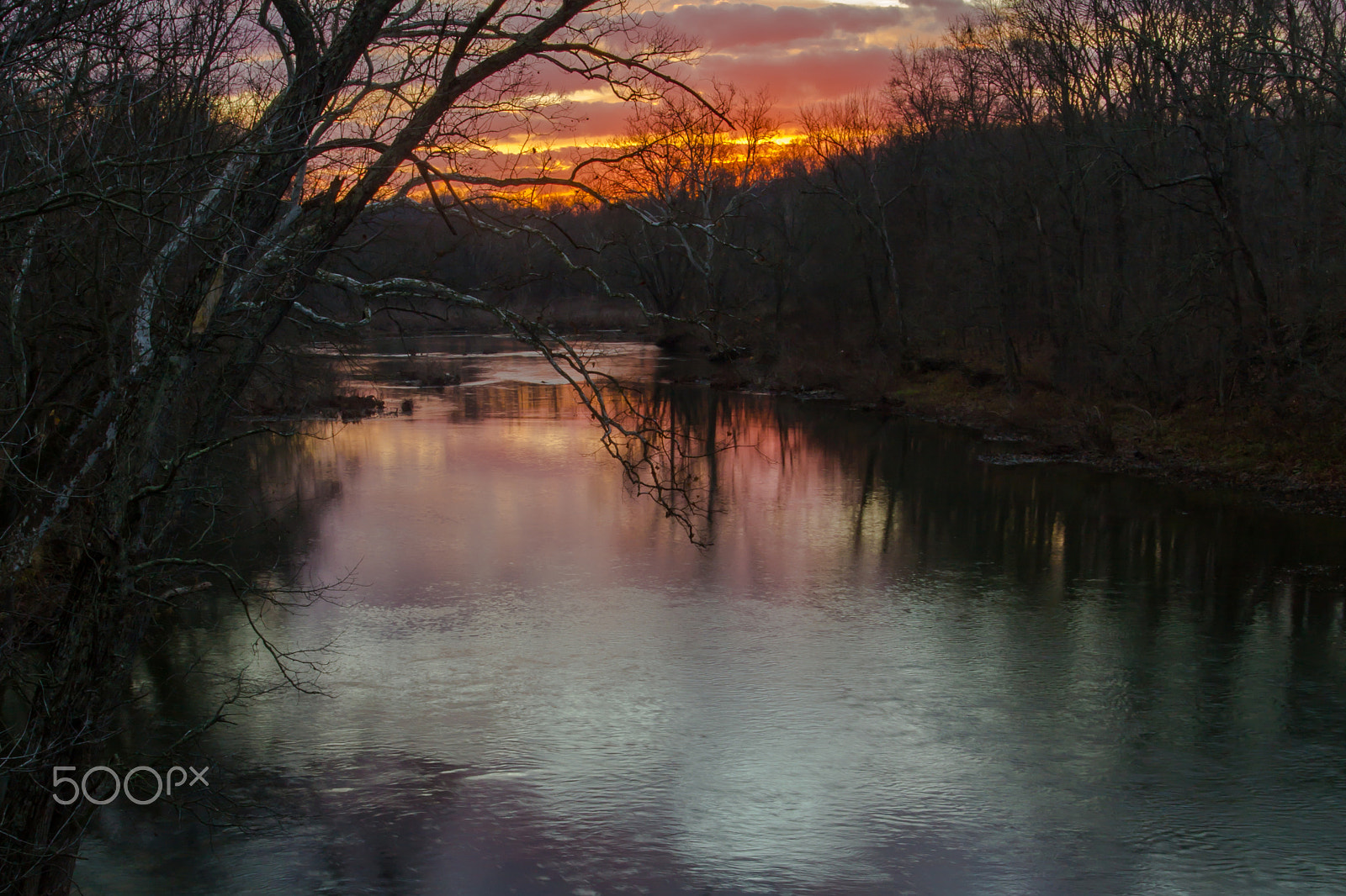 Canon EOS 550D (EOS Rebel T2i / EOS Kiss X4) + Canon EF 17-40mm F4L USM sample photo. Licking river photography