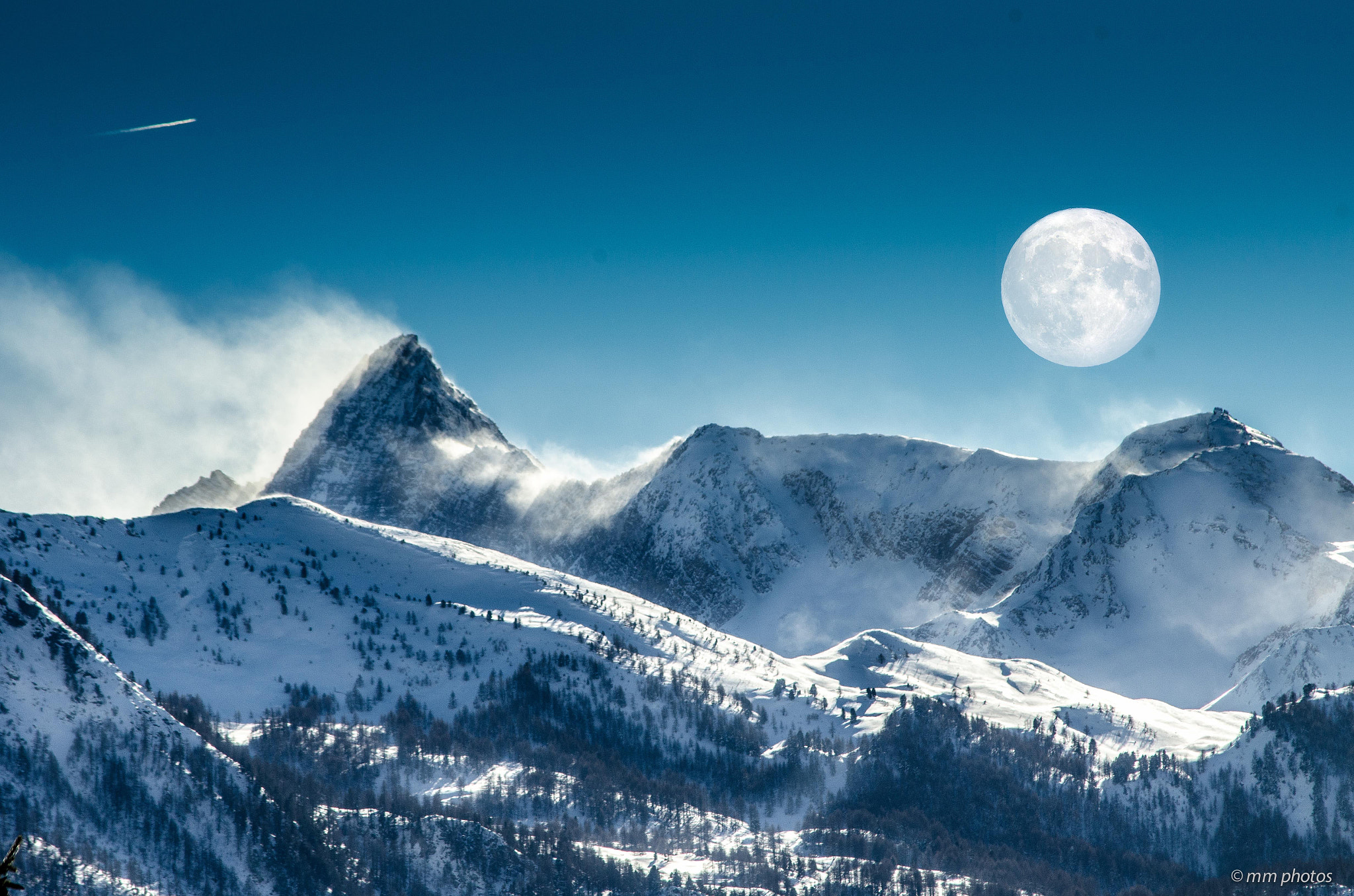 AF Zoom-Nikkor 80-200mm f/4.5-5.6D sample photo. Moon mountain photography