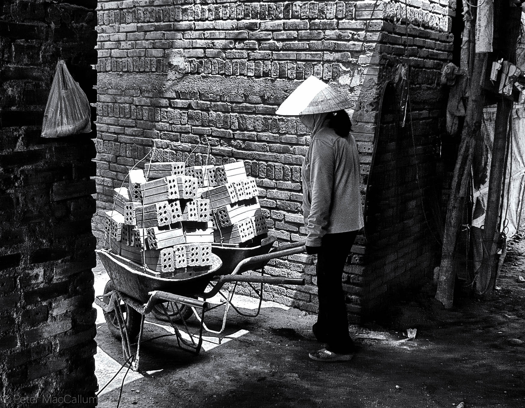 Leica C-LUX 2 sample photo. Brick making in vietnam photography