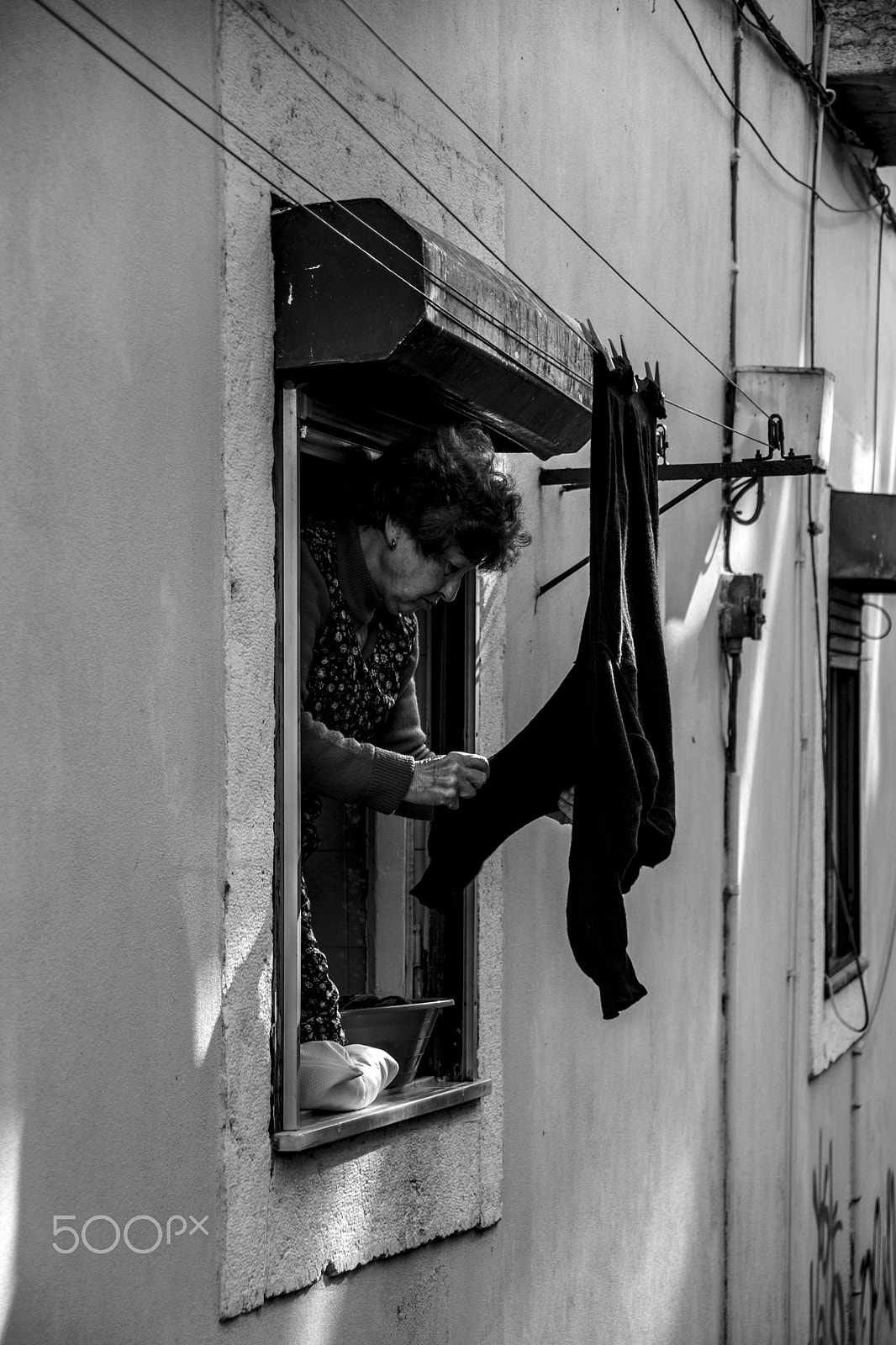 Sigma 28-300mm F3.5-6.3 DG Macro sample photo. Woman into a window photography