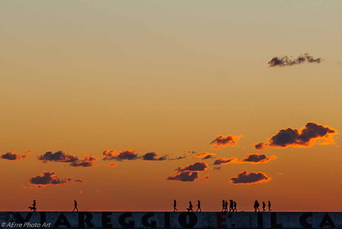 Sigma 17-70mm F2.8-4.5 DC Macro Asp. IF sample photo. Sunset minimalist photography