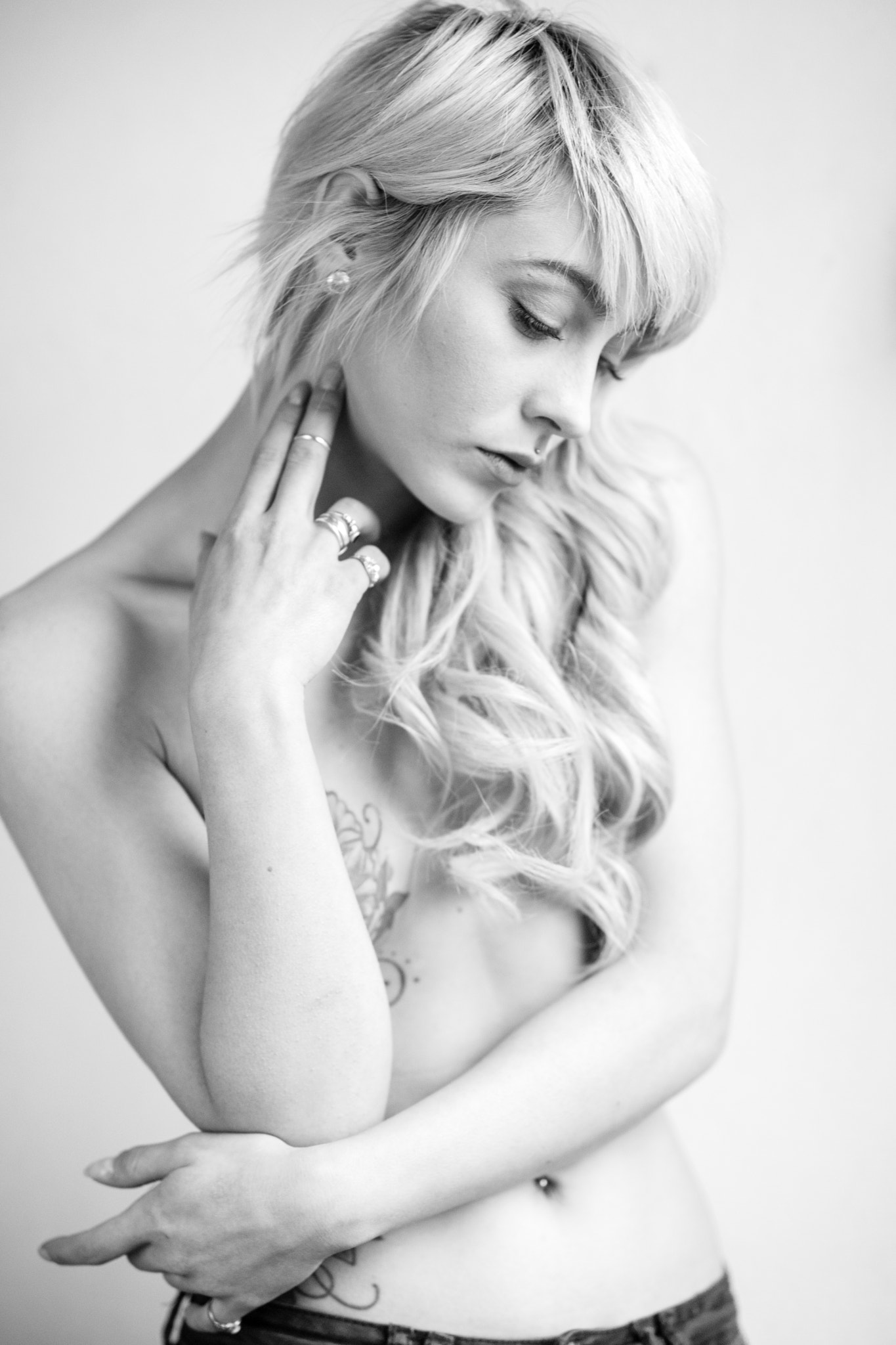 Sony Planar T* 85mm F1.4 ZA sample photo. Thoughts ... listening to the heart photography