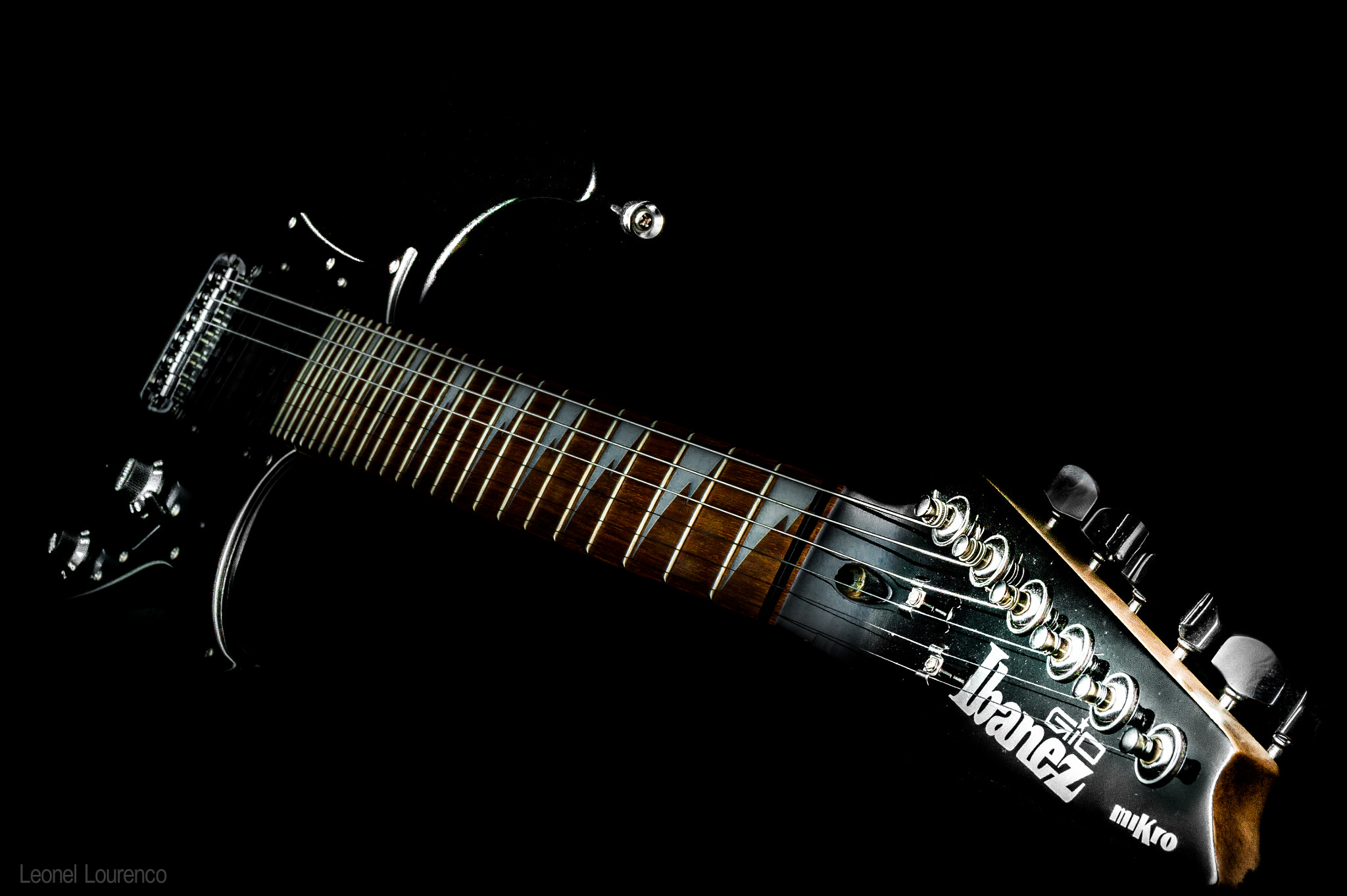 Sony Alpha DSLR-A450 + Sony DT 18-55mm F3.5-5.6 SAM sample photo. Kid's guitar photography