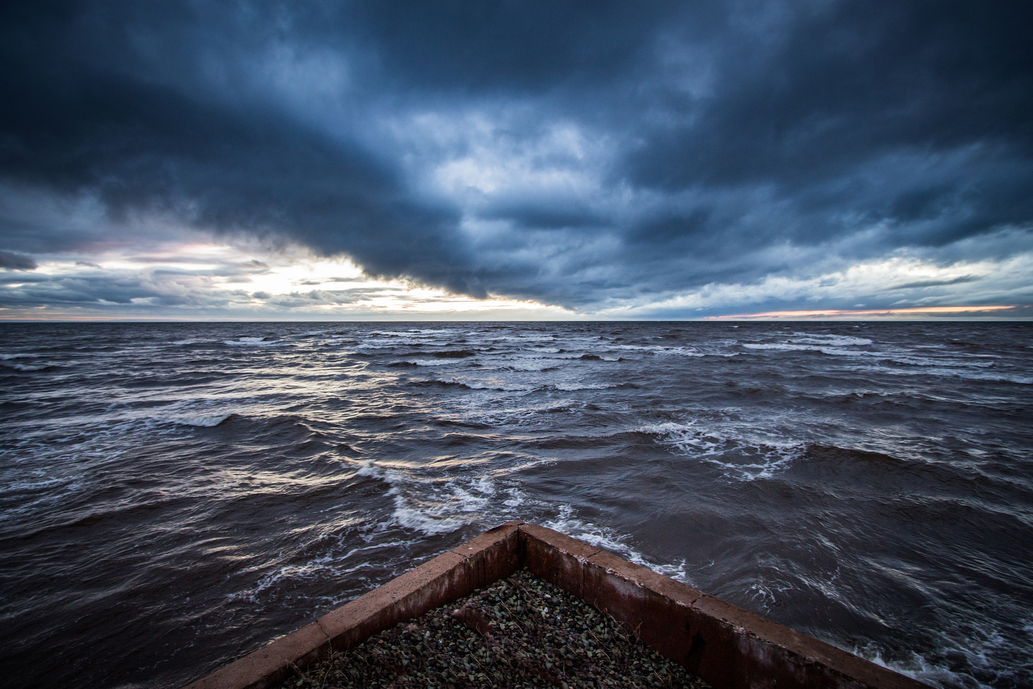Canon EF-S 10-22mm F3.5-4.5 USM sample photo. Stormy seas photography