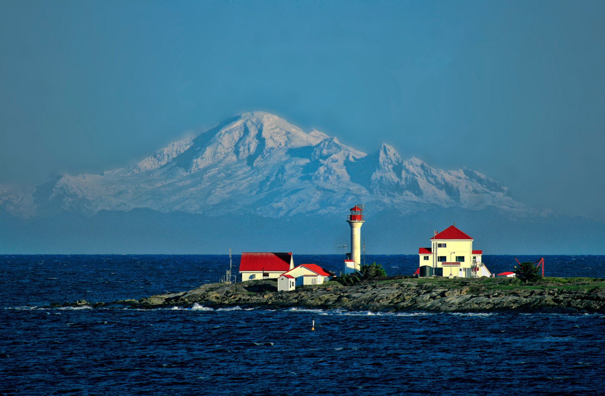 Canon EOS 400D (EOS Digital Rebel XTi / EOS Kiss Digital X) sample photo. Mt baker &entrance island.  photography