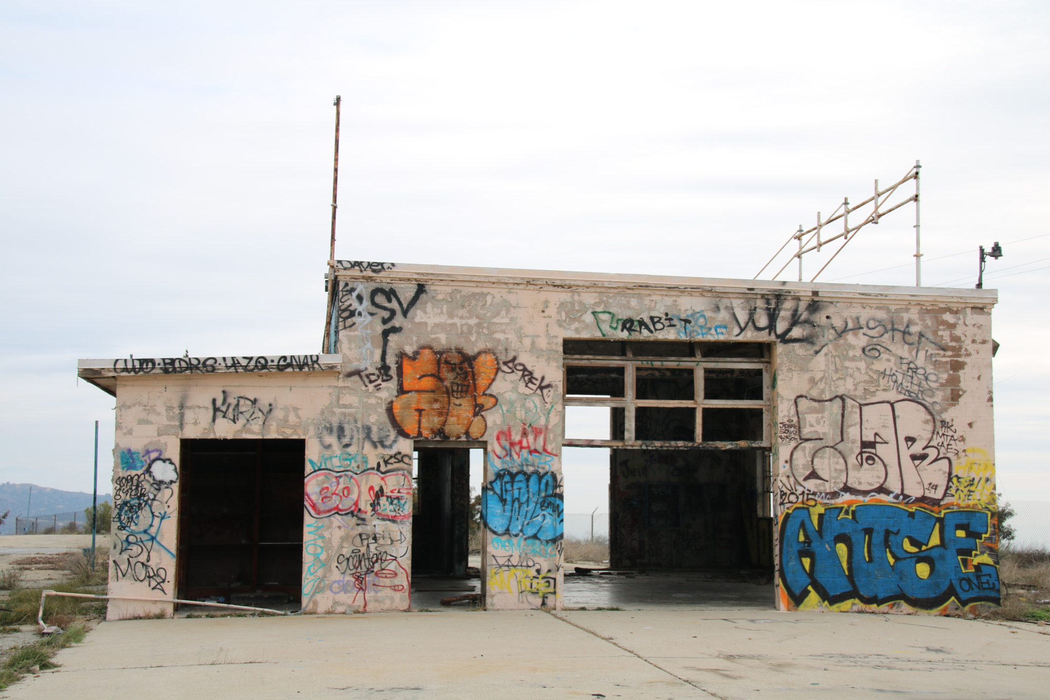 Sigma 18-250mm F3.5-6.3 DC OS HSM sample photo. Abandoned photography