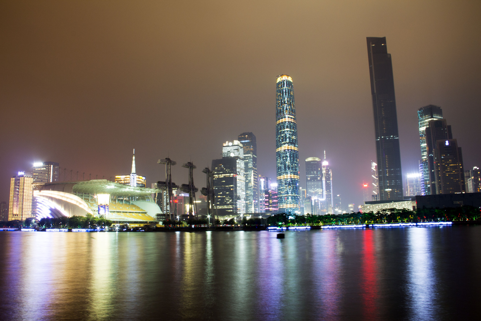 Canon EOS M + Canon EF-S 18-135mm F3.5-5.6 IS sample photo. Guangzhou river skyline photography