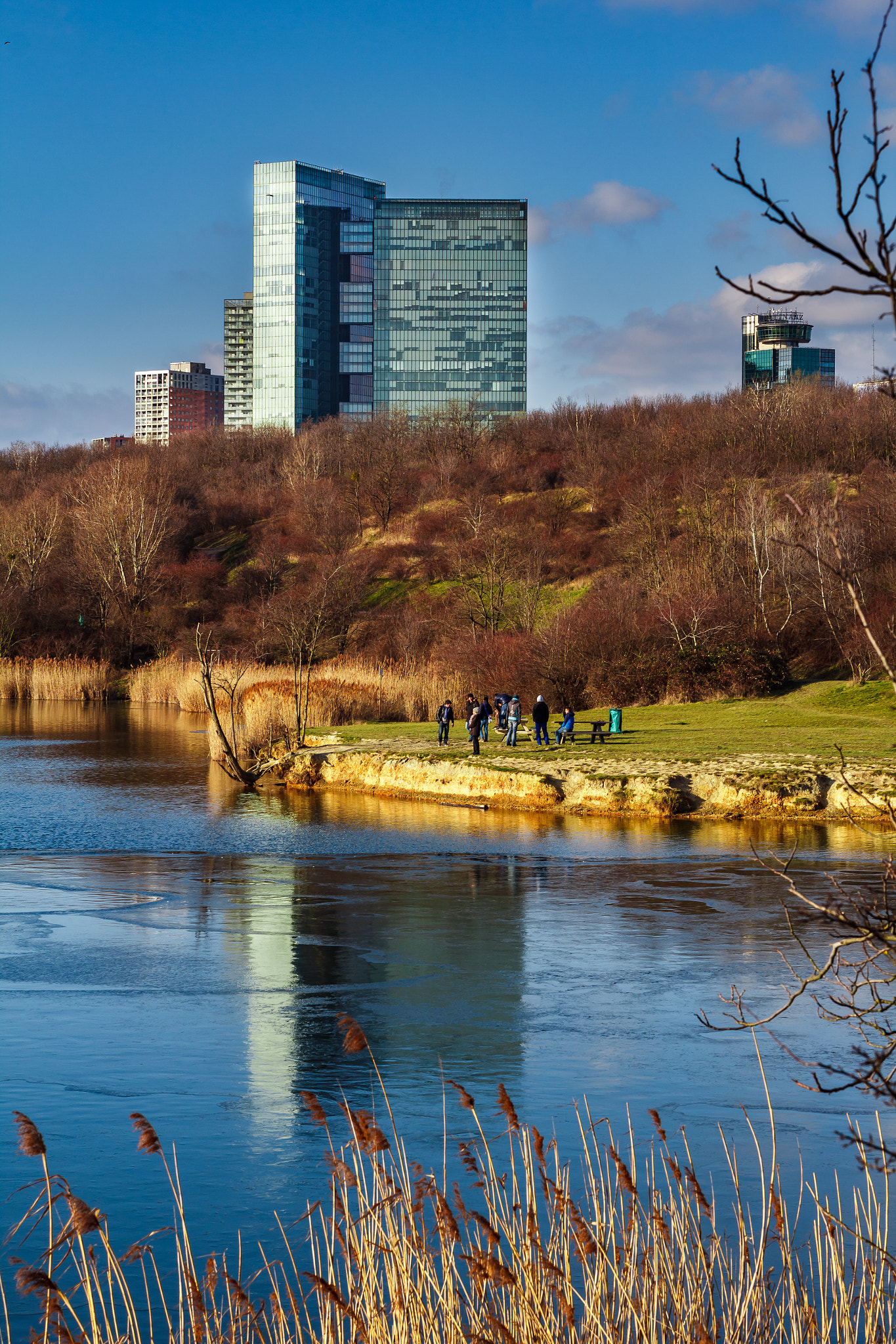 Canon EOS 60D + ZEISS Milvus 50mm F1.4 sample photo. Urban mirror photography