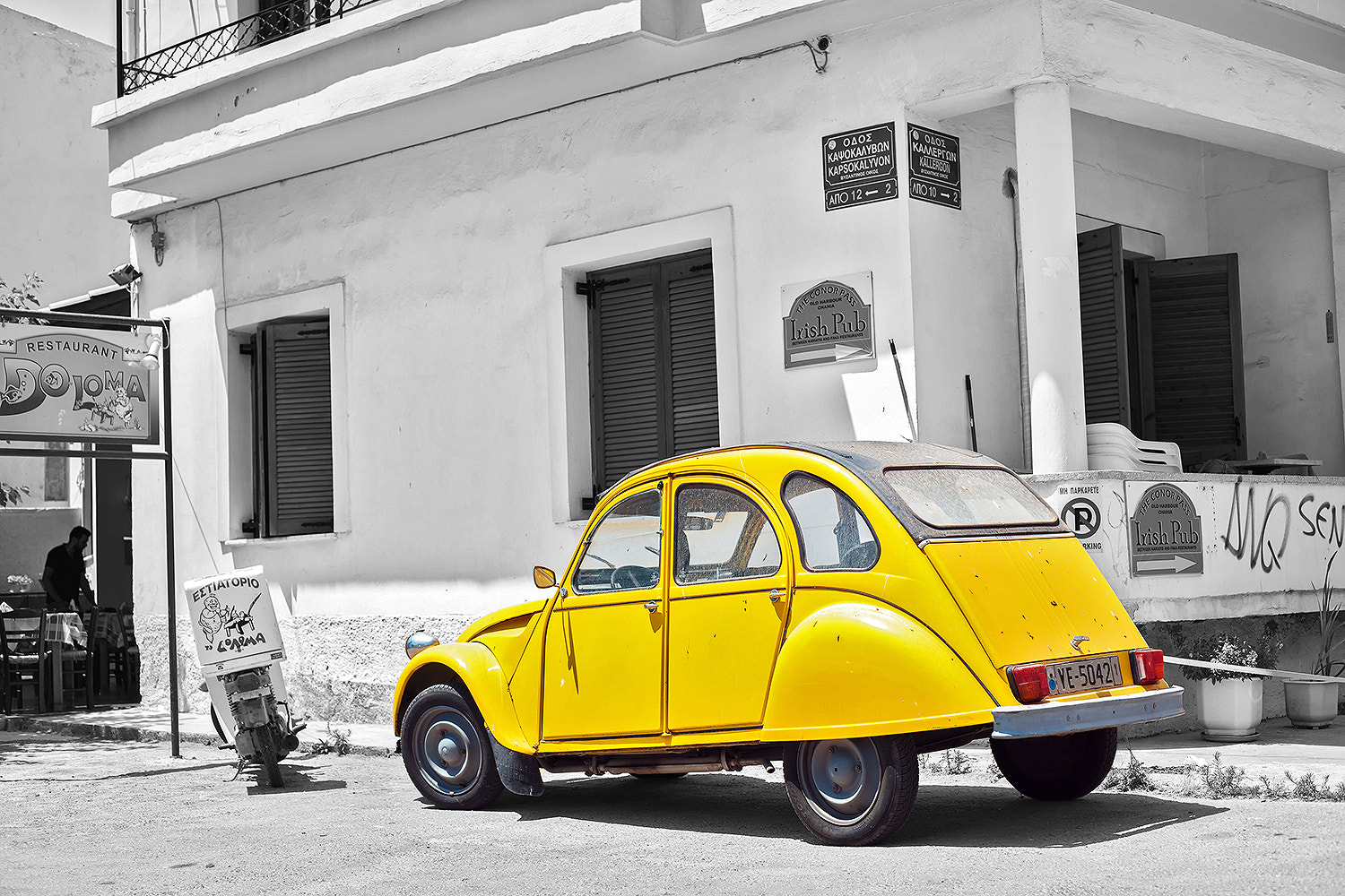 Sony Alpha DSLR-A850 + Minolta AF 50mm F1.4 [New] sample photo. Yellow car. photography