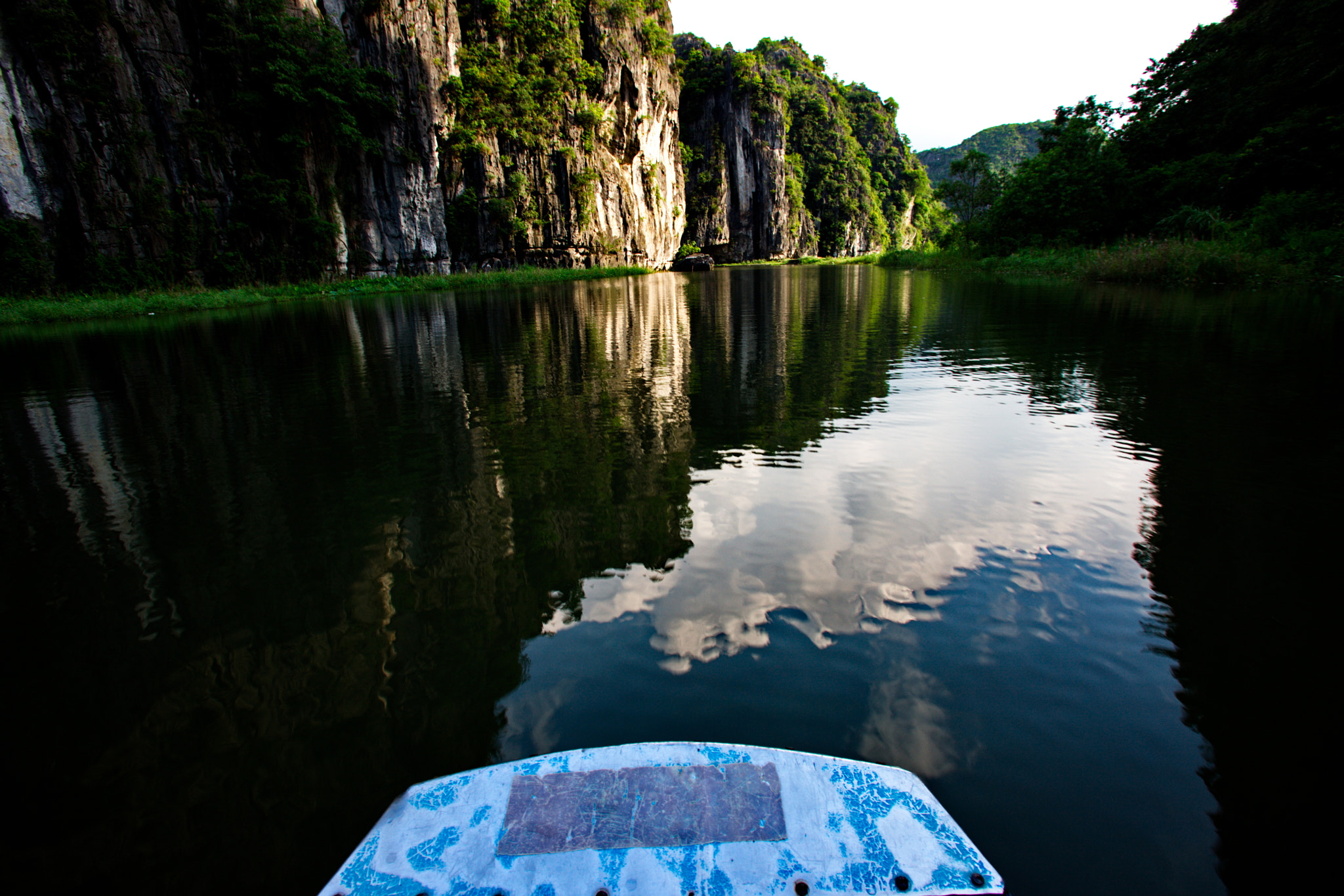 Canon EF 17-35mm f/2.8L sample photo. Reflection photography