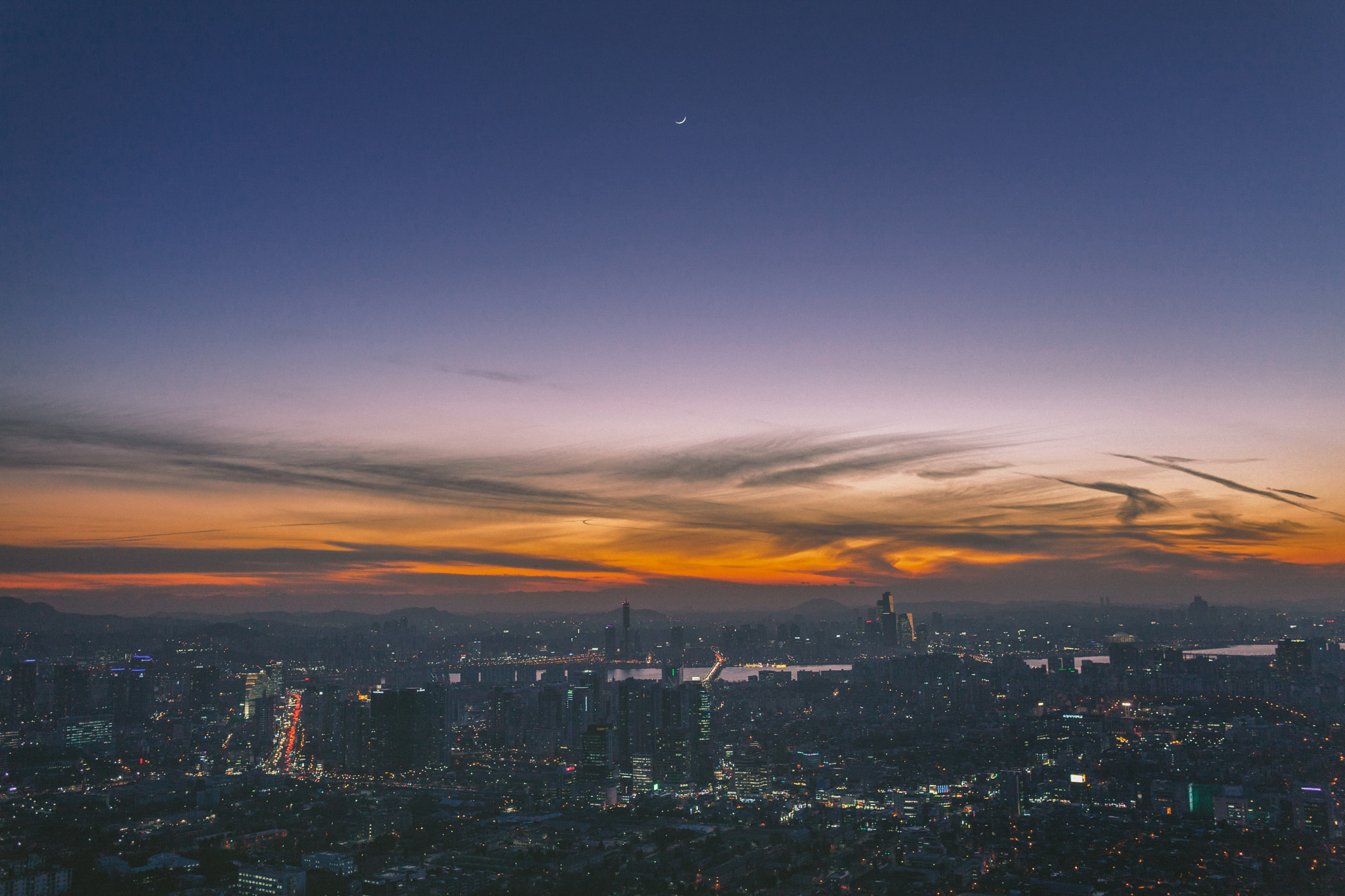 Canon EF 35mm F1.4L USM sample photo. Seoul city view photography