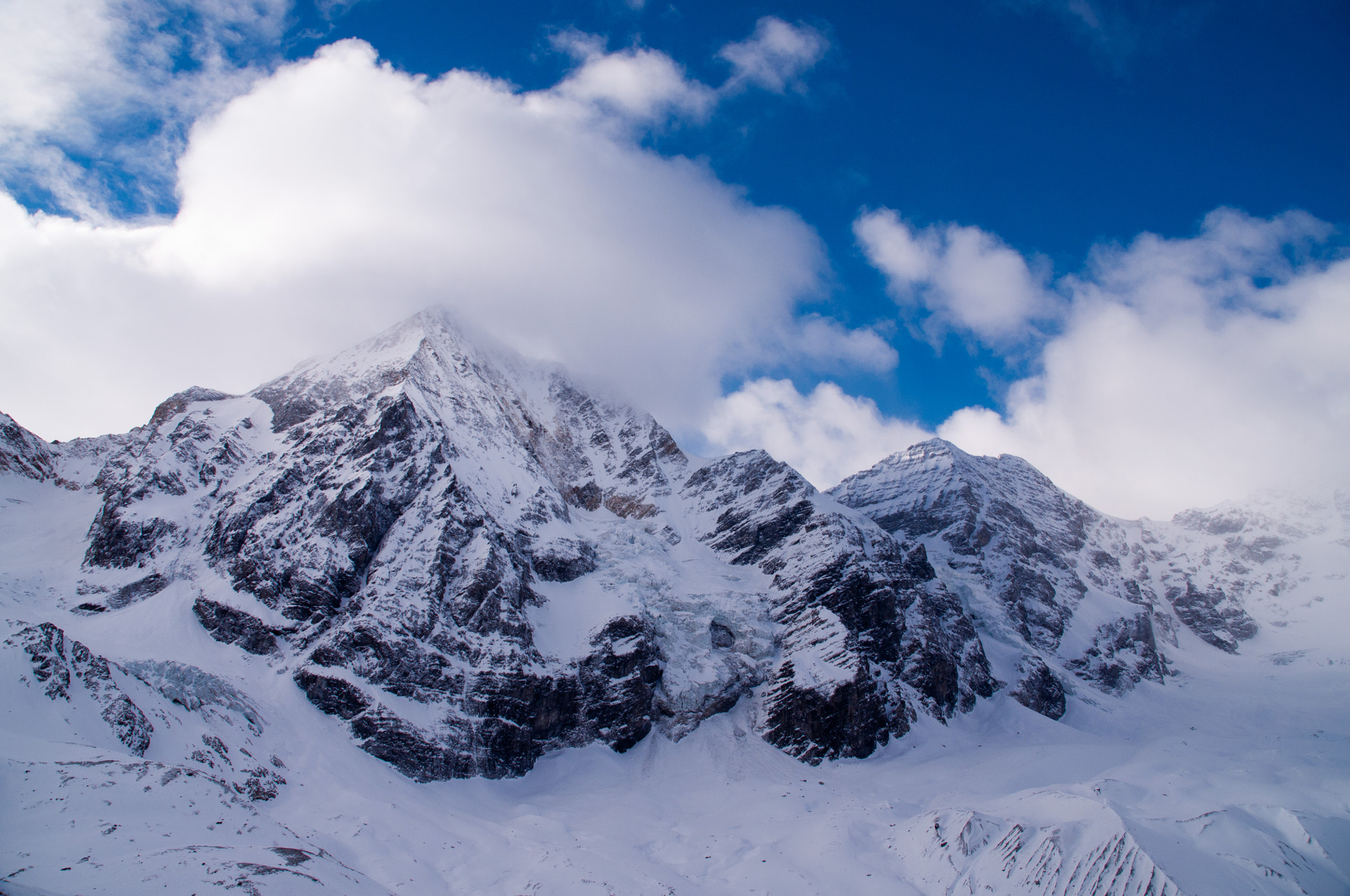 Nikon D5000 + Sigma 18-200mm F3.5-6.3 DC sample photo. Gran zebrù e monte zebrù photography