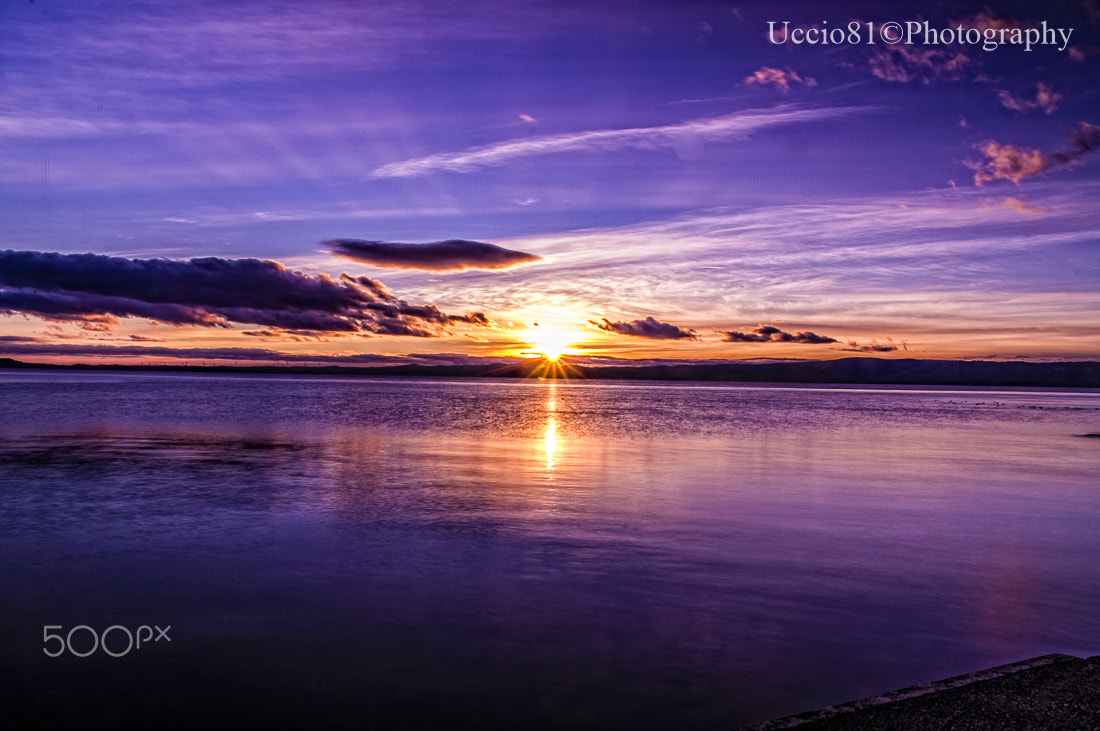 Sony Alpha DSLR-A580 + Sigma 18-200mm F3.5-6.3 DC sample photo. Just a simply sunset on bolsena lake photography