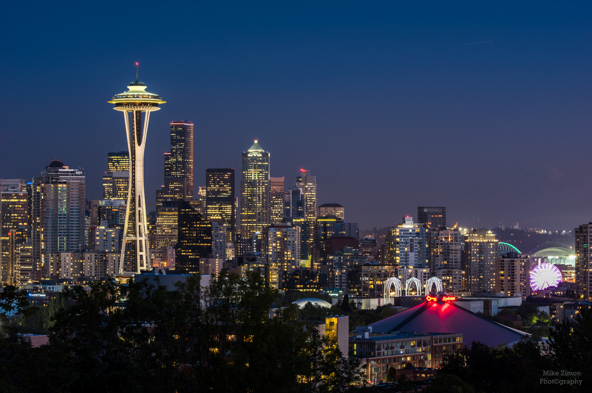 Sigma 70-200mm F2.8 EX DG OS HSM sample photo. Seattle skyline photography