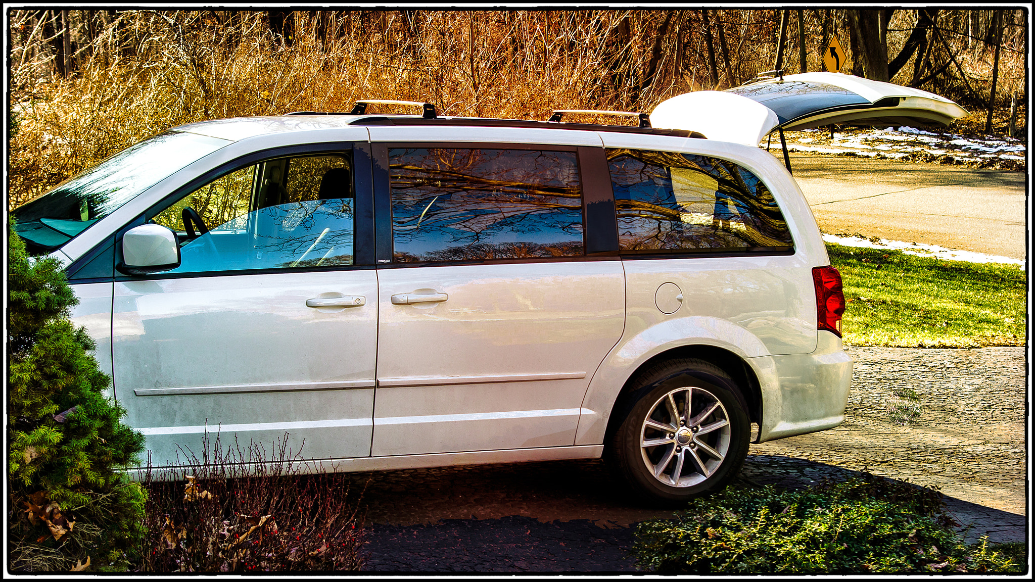 Pentax K-x sample photo. Our new grand caravan photography