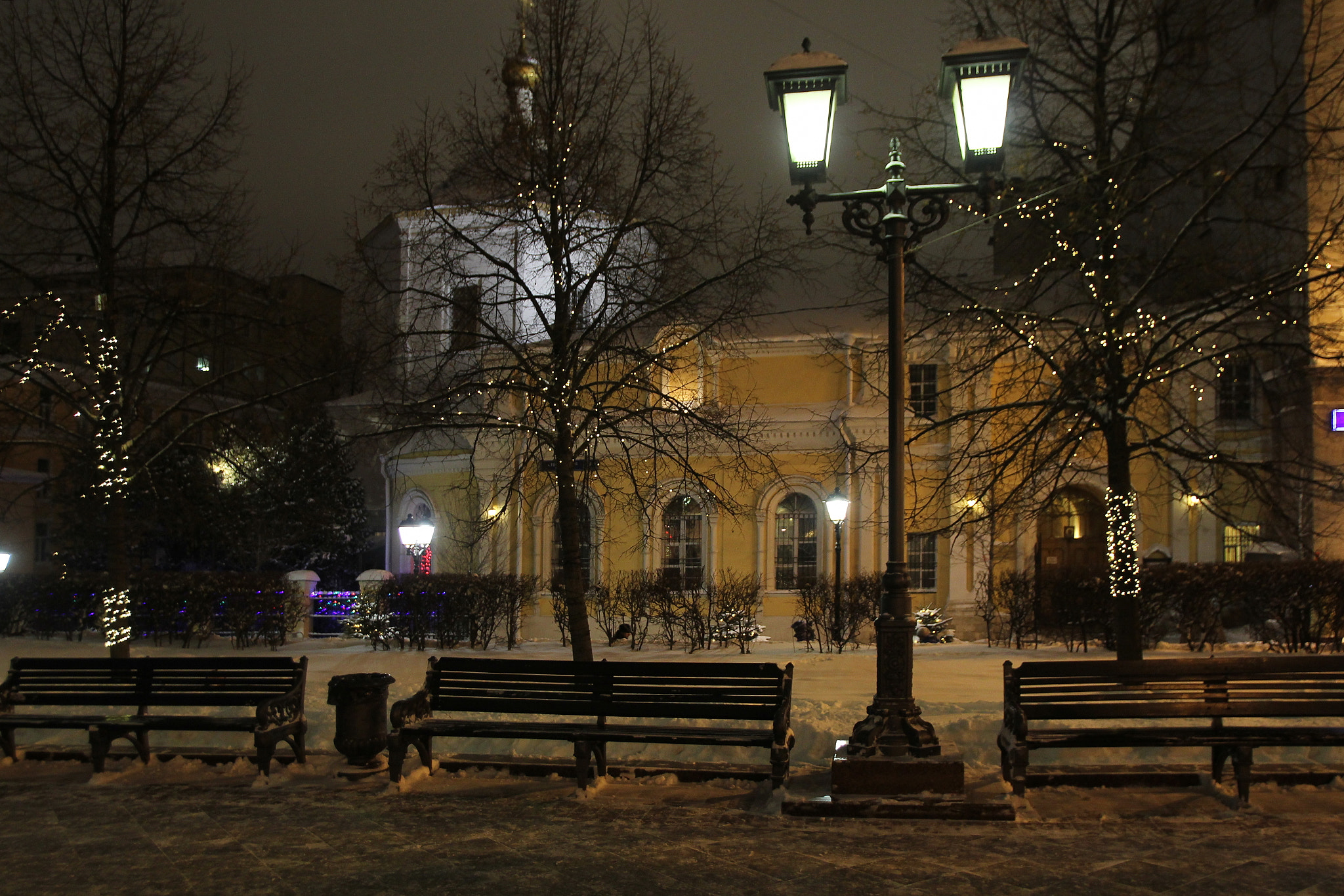 Canon EOS 60D + Tamron SP AF 17-35mm F2.8-4 Di LD Aspherical (IF) sample photo. Winter in moscow... photography