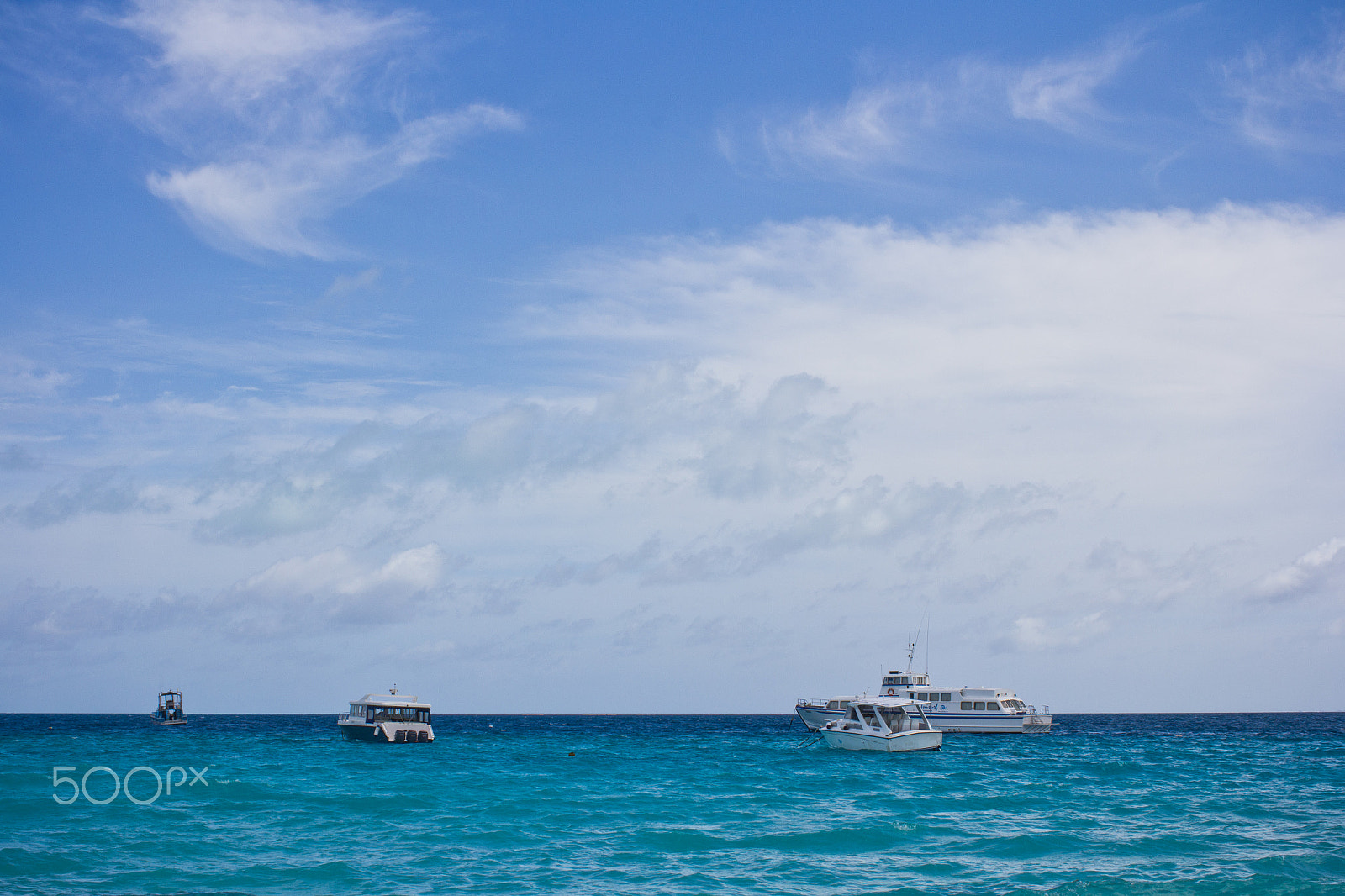 Canon EOS 60D + Canon EF 35mm F1.4L USM sample photo. Maldives island kuramathi photography