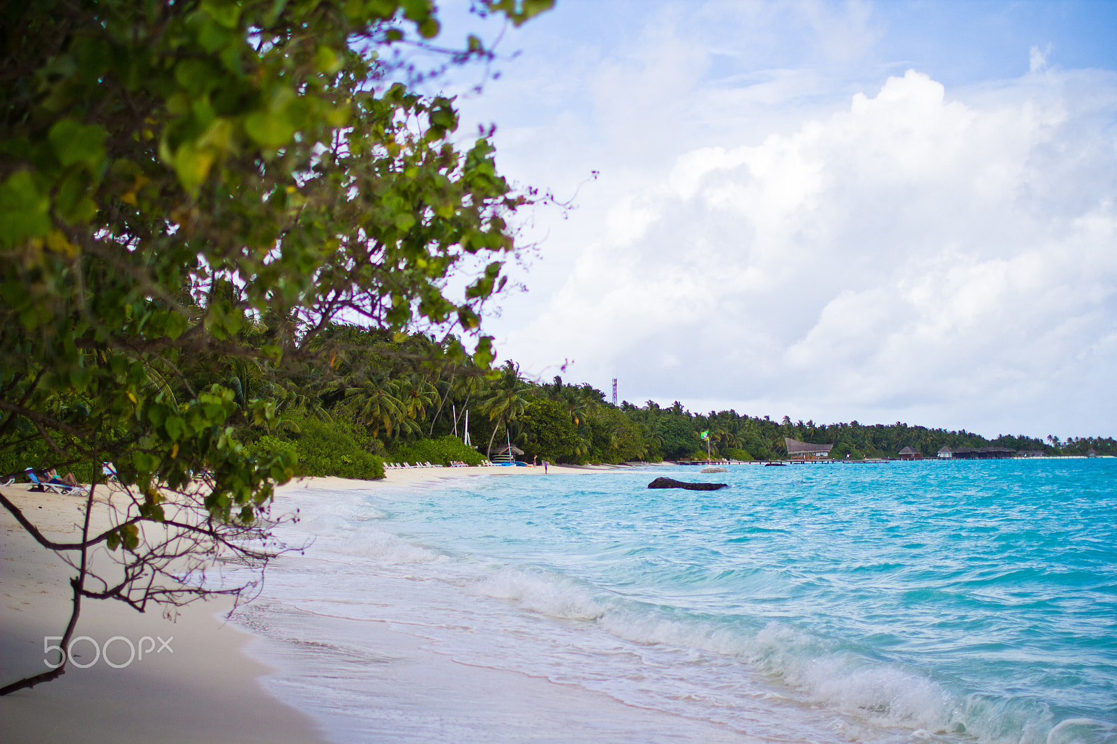 Canon EOS 60D + Canon EF 35mm F1.4L USM sample photo. Maldives island kuramathi photography