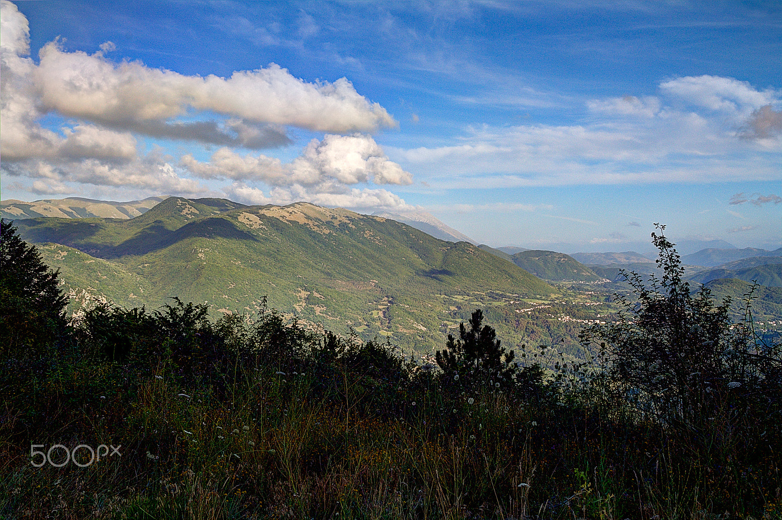 Canon EF-S 17-85mm F4-5.6 IS USM sample photo. Eastern cicolano valley photography