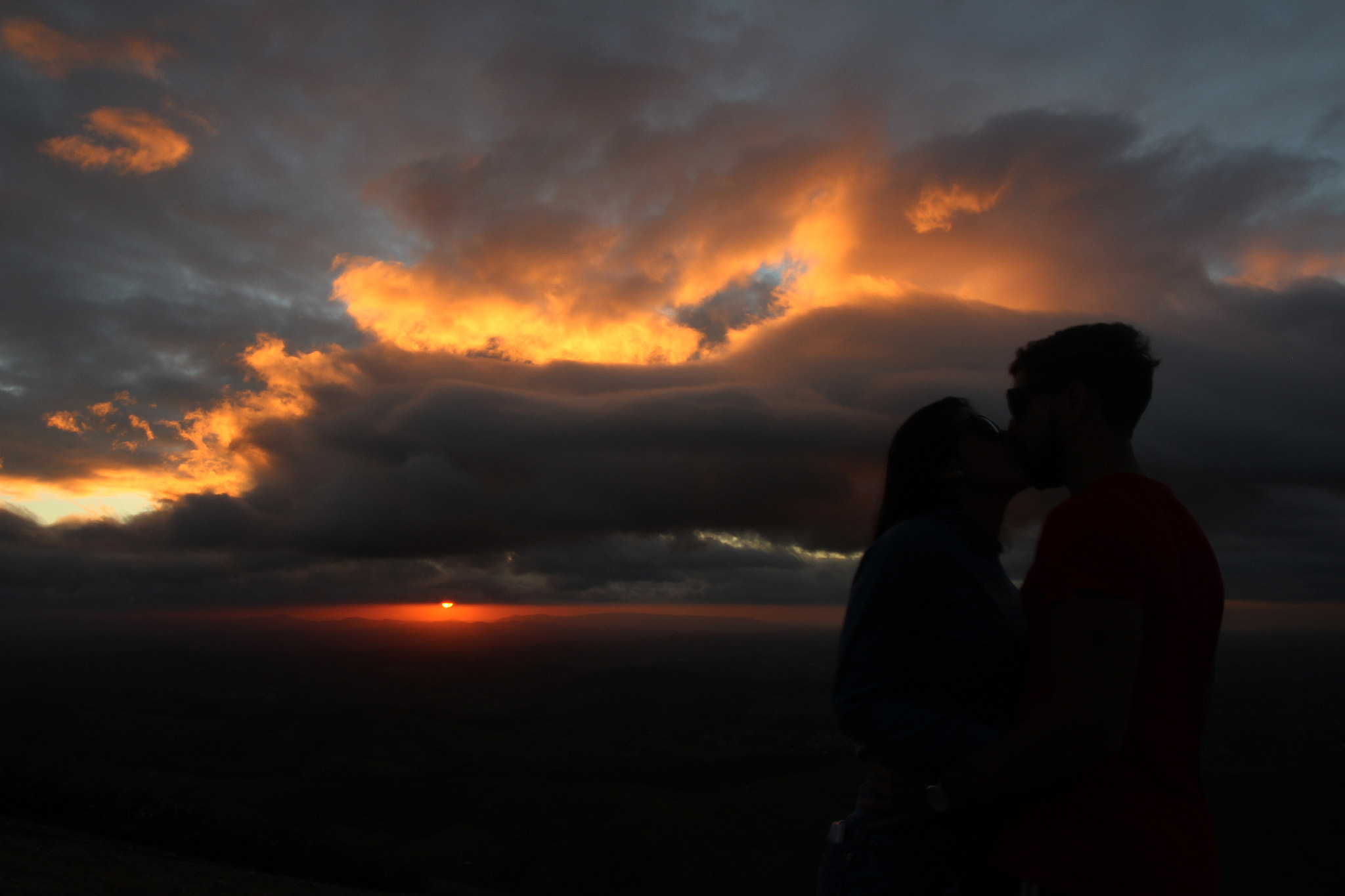 Canon EF-S 10-18mm F4.5–5.6 IS STM sample photo. Sun and love! photography