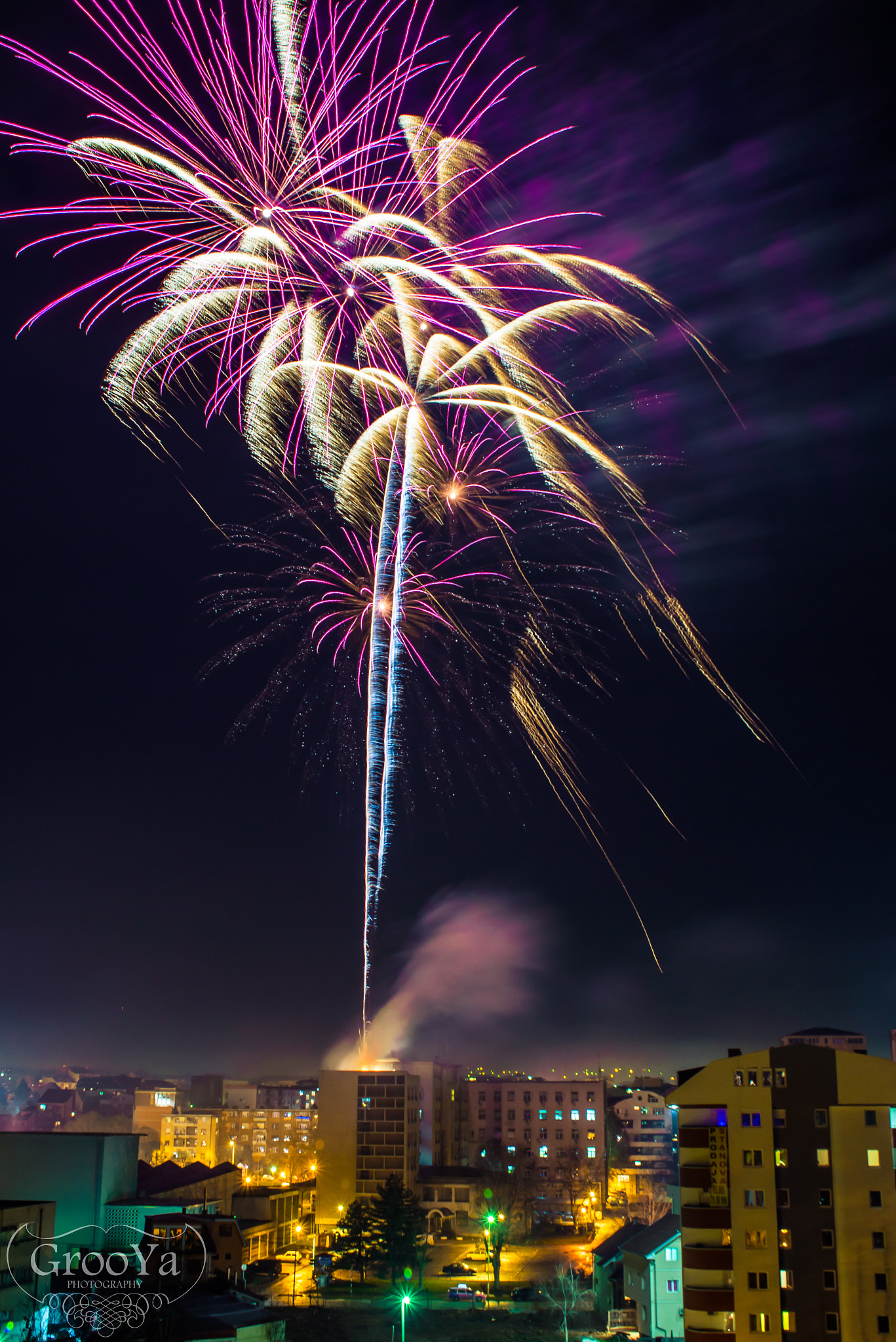 AF Zoom-Nikkor 28-85mm f/3.5-4.5 sample photo. Fireworks in kragujevac photography