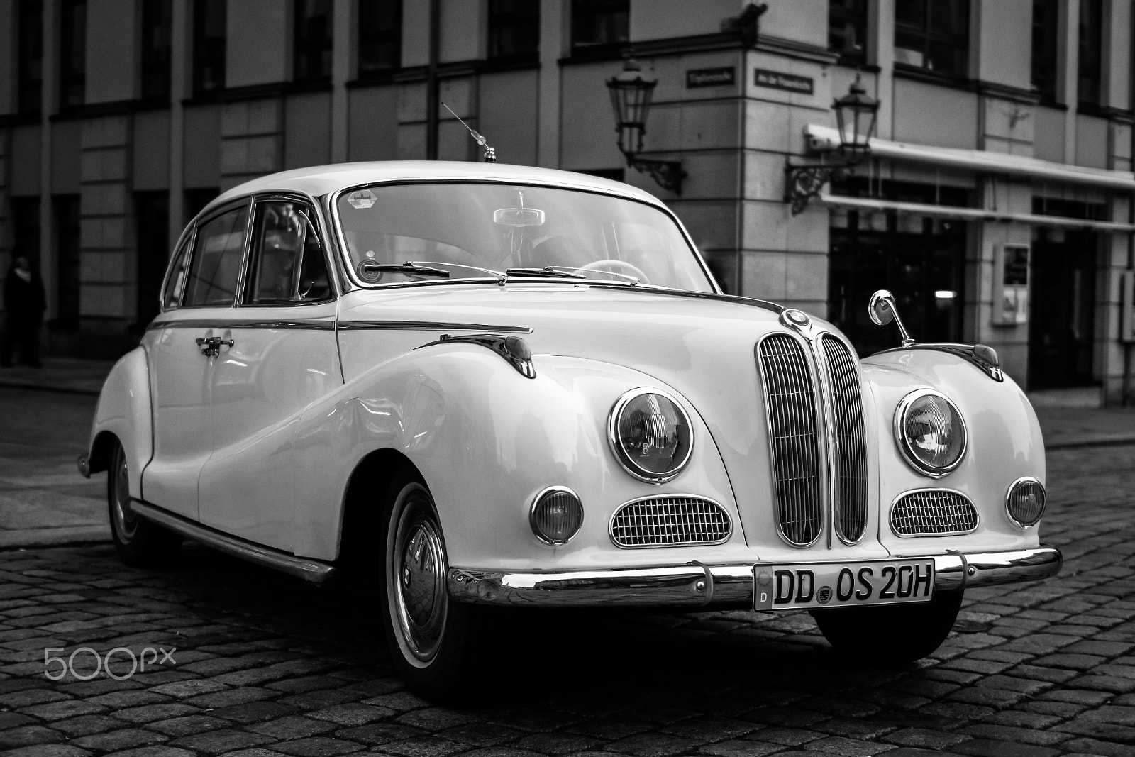 Nikon D3300 + Sigma 30mm F1.4 EX DC HSM sample photo. Old bmw in dresden photography