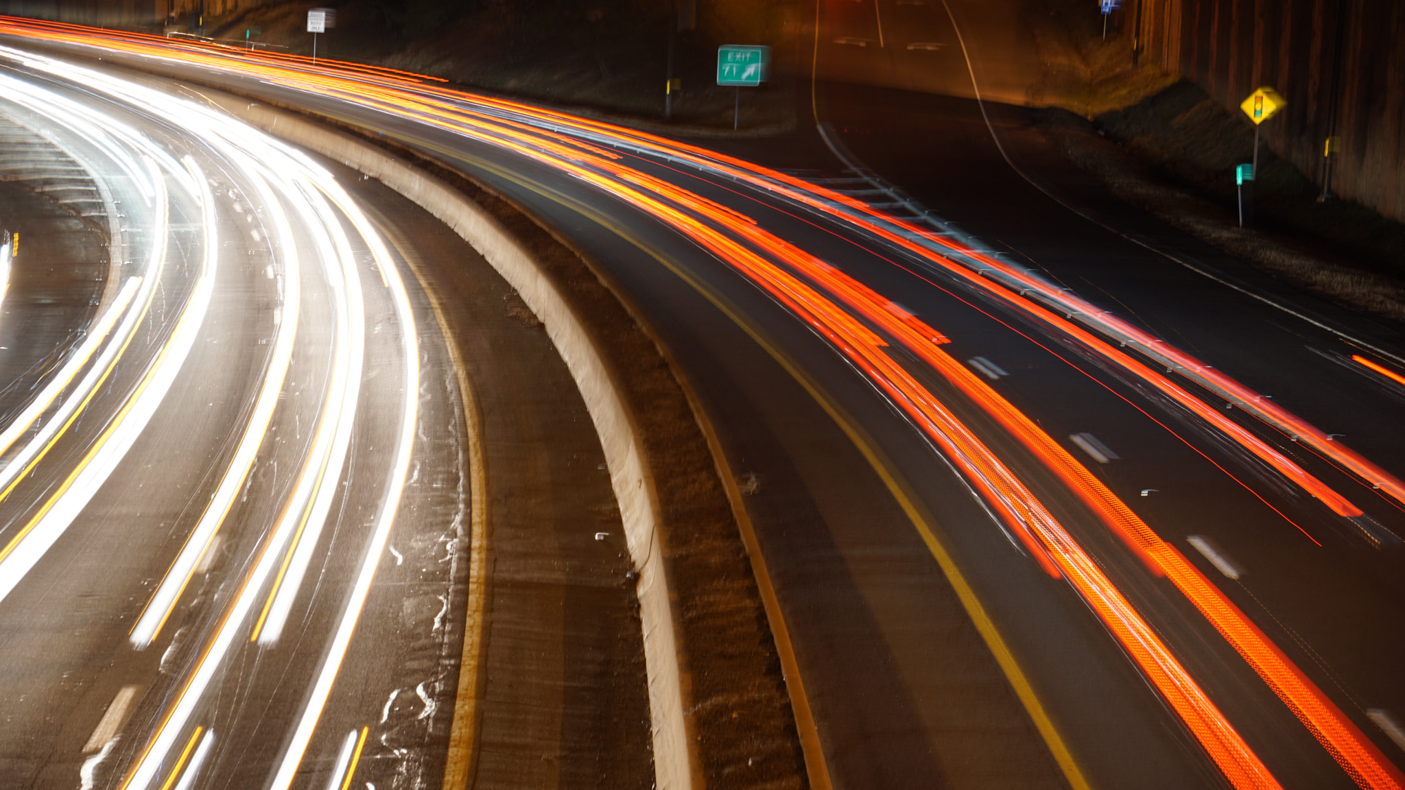 Sony E 55-210mm F4.5-6.3 OSS sample photo. Dc rush hour photography