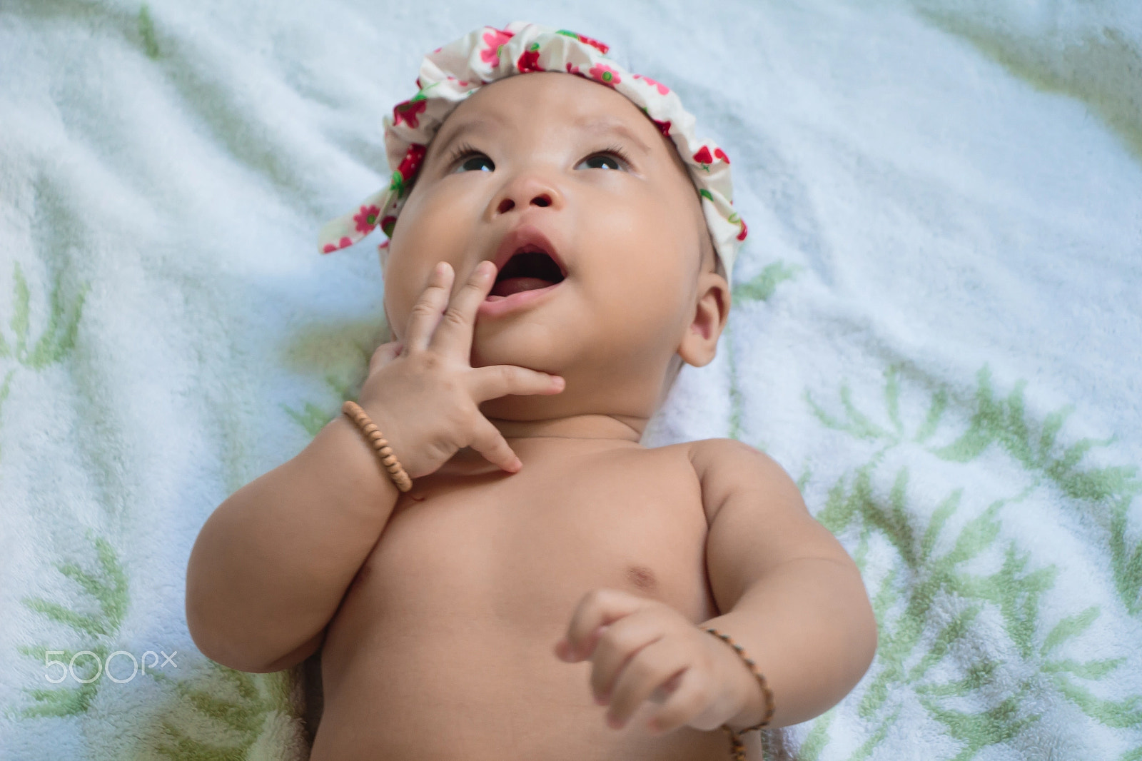 Canon EOS 650D (EOS Rebel T4i / EOS Kiss X6i) sample photo. Baby talk photography