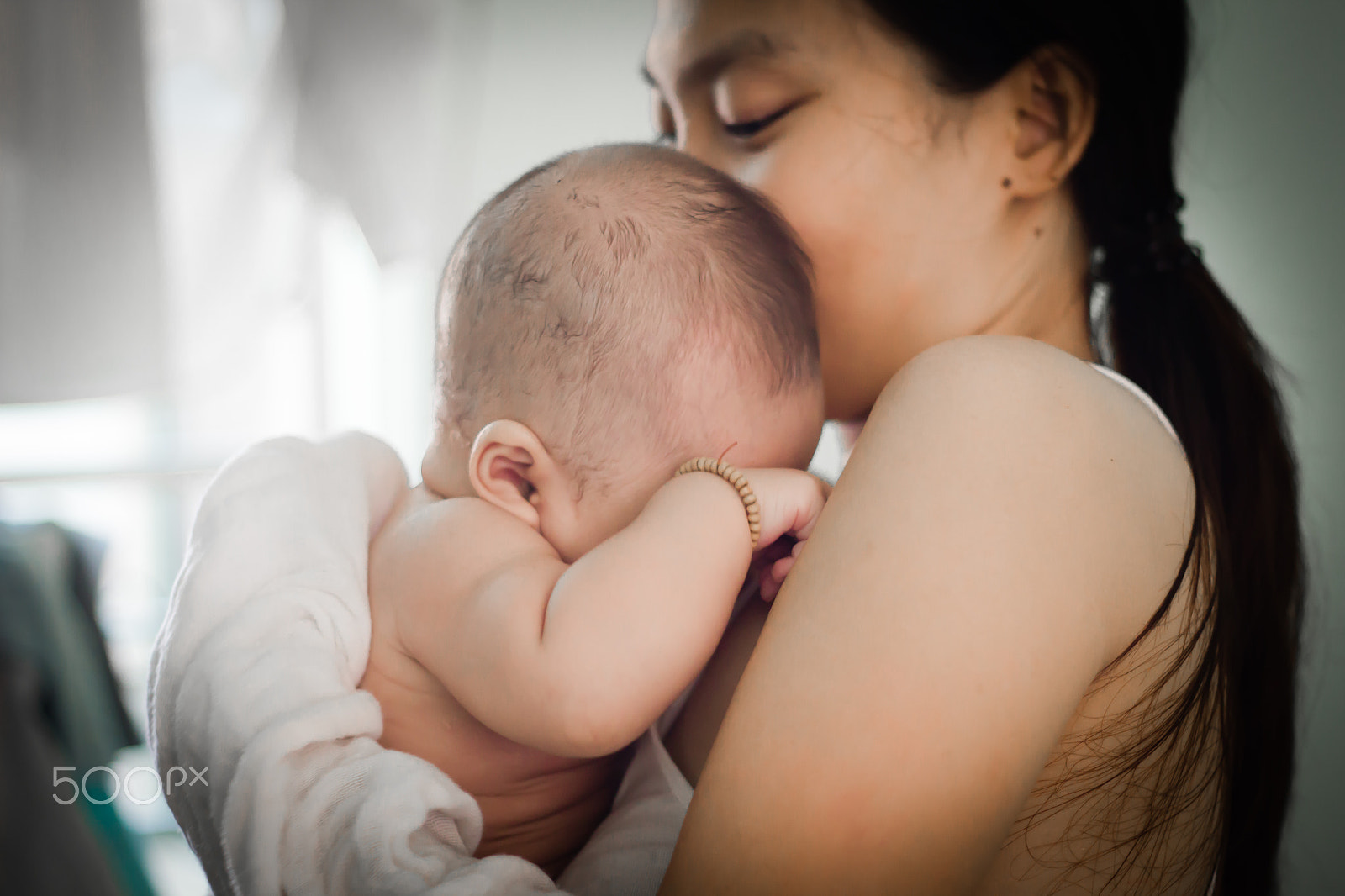 Canon EOS 650D (EOS Rebel T4i / EOS Kiss X6i) + Canon EF 50mm F1.8 II sample photo. Mother & baby photography