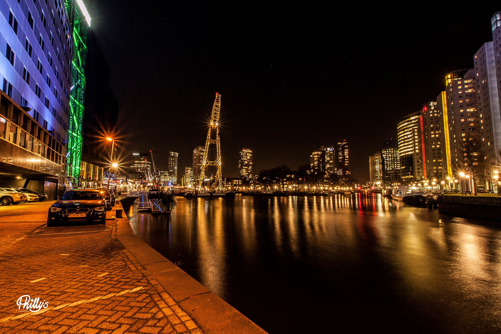 Sigma 10-20mm F3.5 EX DC HSM sample photo. Love the lights photography