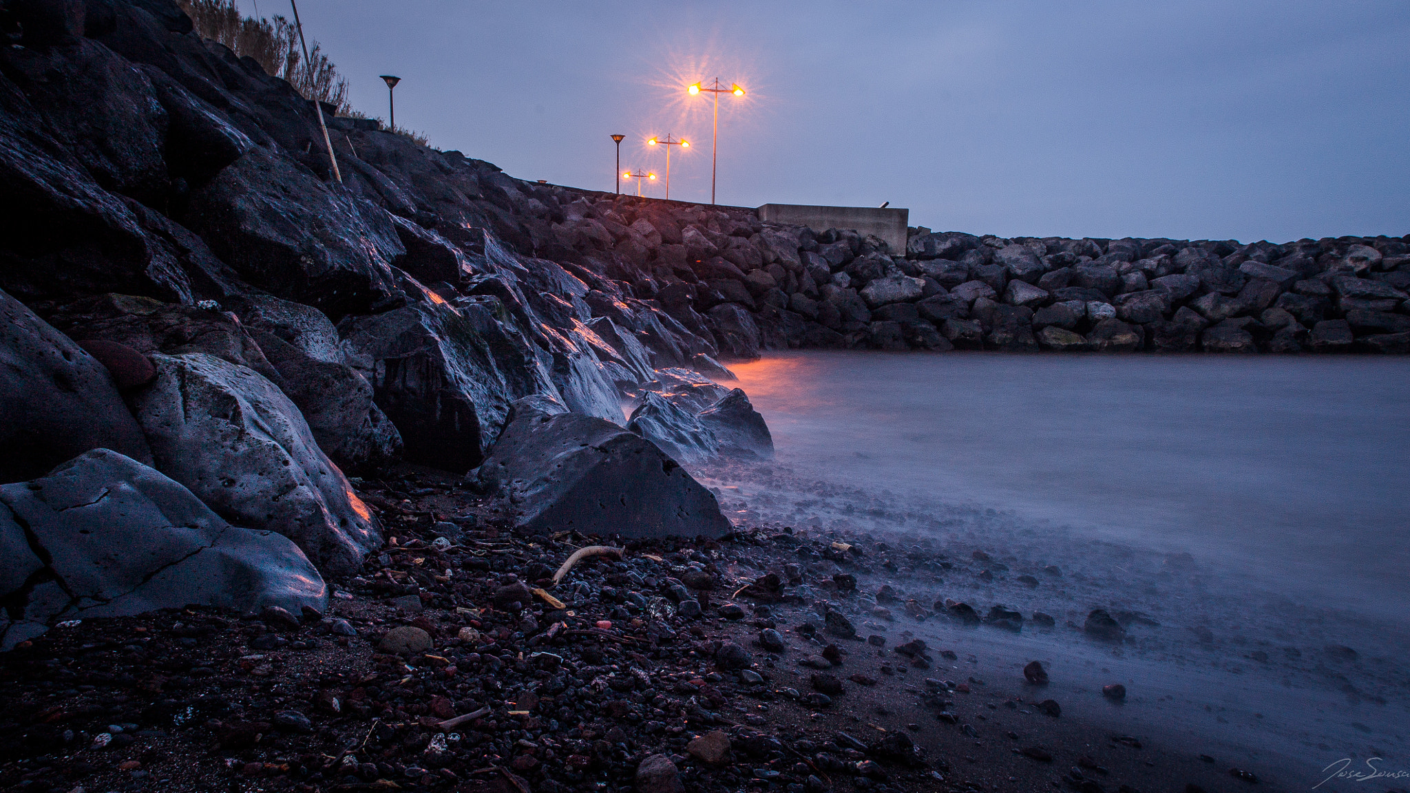 Sigma 24mm f/1.8 DG Macro EX sample photo. Rock n sand photography