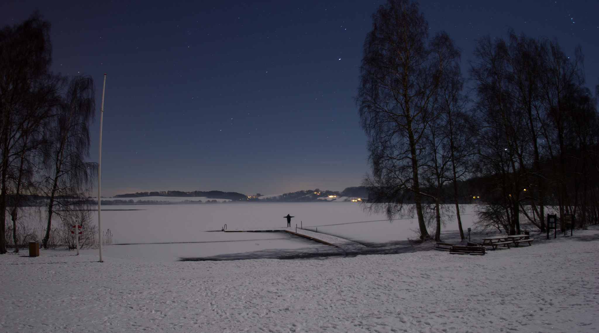 Sigma 15mm f/2.8 EX Fisheye sample photo. I'm frozen photography