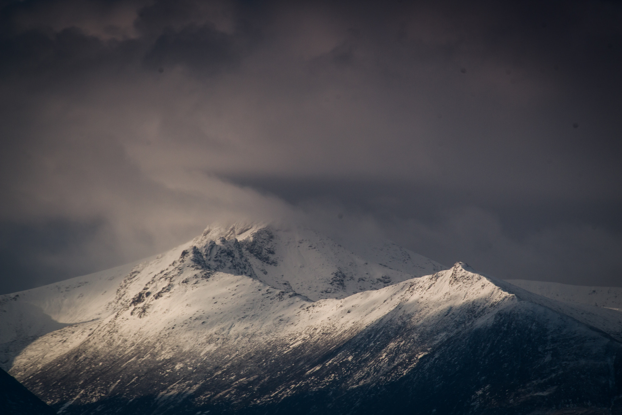 Sigma 70-300mm F4-5.6 APO DG Macro sample photo. The ridge photography