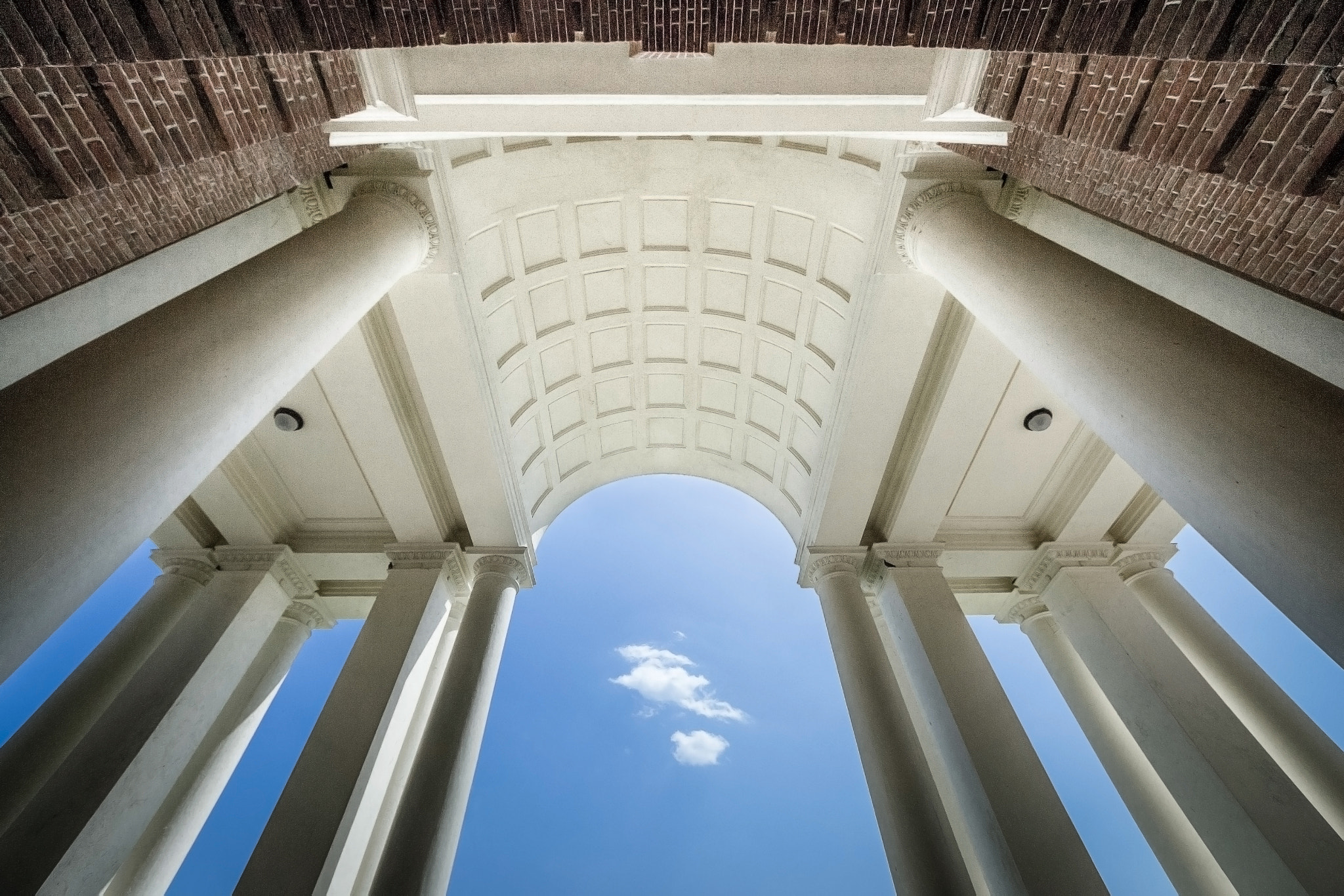 Sigma 8-16mm F4.5-5.6 DC HSM sample photo. Captive cloud photography