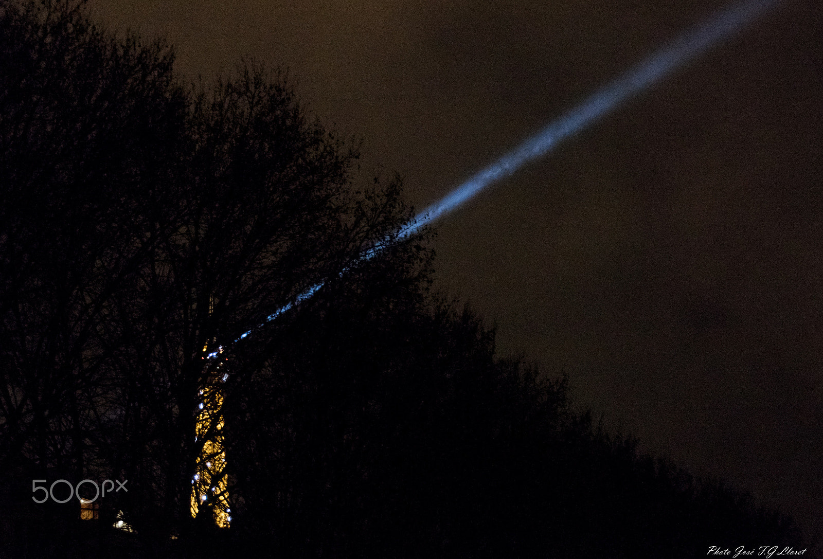 Sigma 18-250mm F3.5-6.3 DC Macro OS HSM sample photo. Nuit photography