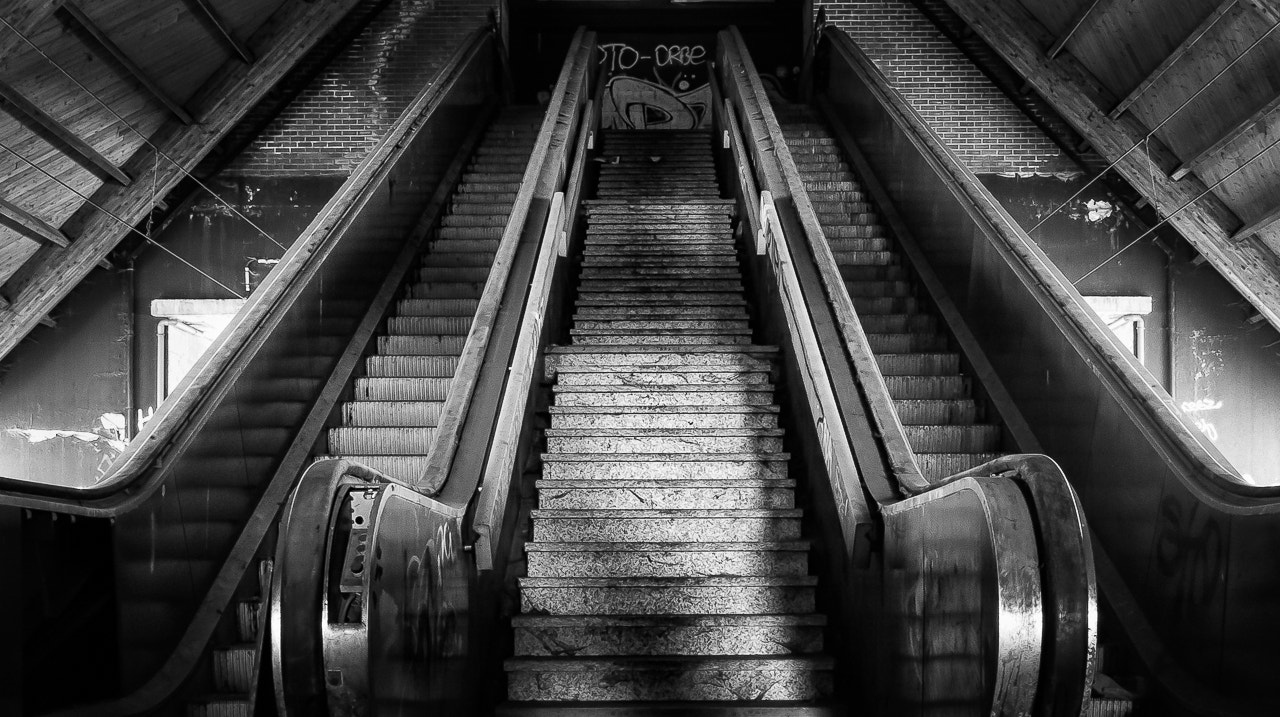 Nikon D3S + Nikon PC-E Nikkor 24mm F3.5D ED Tilt-Shift sample photo. One way to hell photography