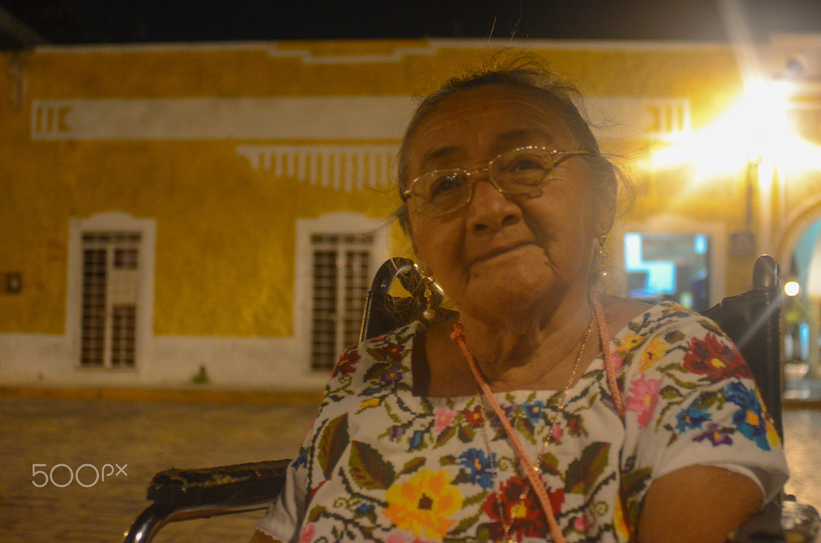 Nikon D7000 + Nikon AF Nikkor 28mm F2.8D sample photo. Mayan lady photography