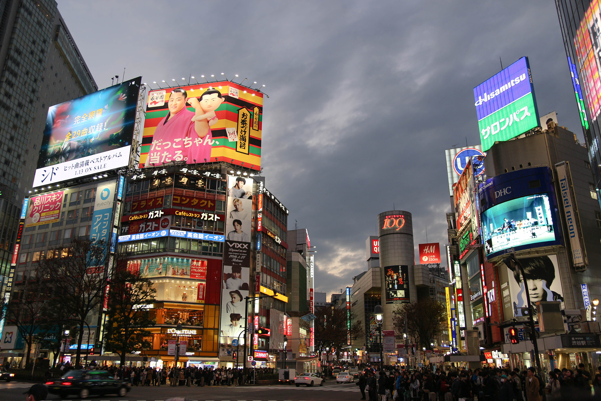 Canon EOS 100D (EOS Rebel SL1 / EOS Kiss X7) sample photo. Shibuya crossing at the afternoon photography