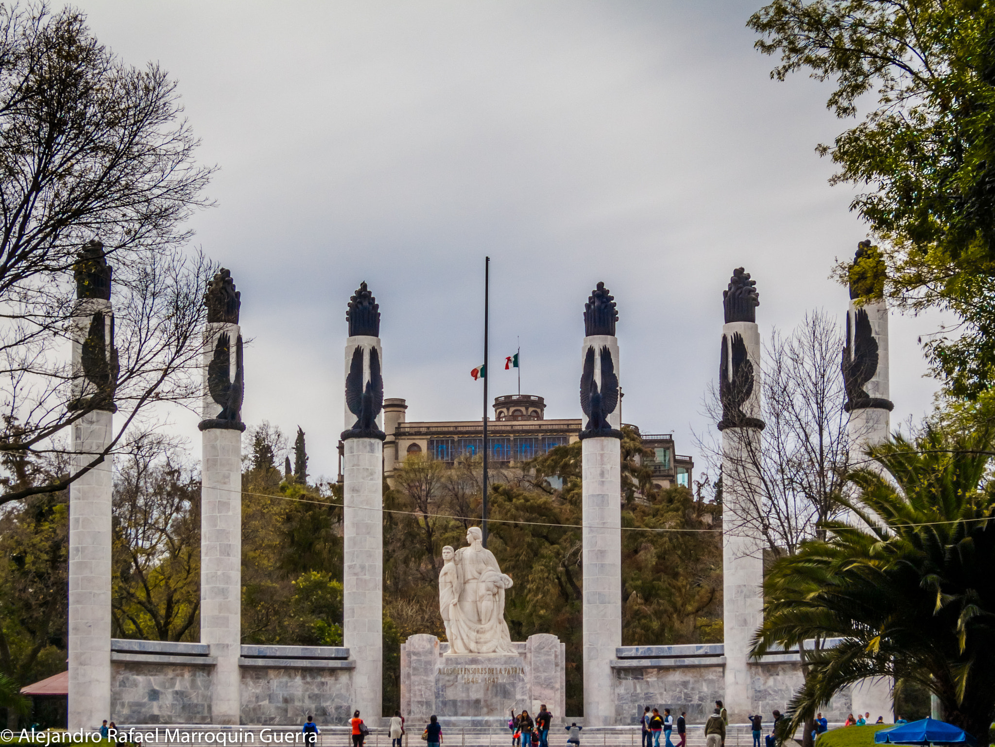 Fujifilm FinePix E550 sample photo. Ninnos heroes monument.jpg photography