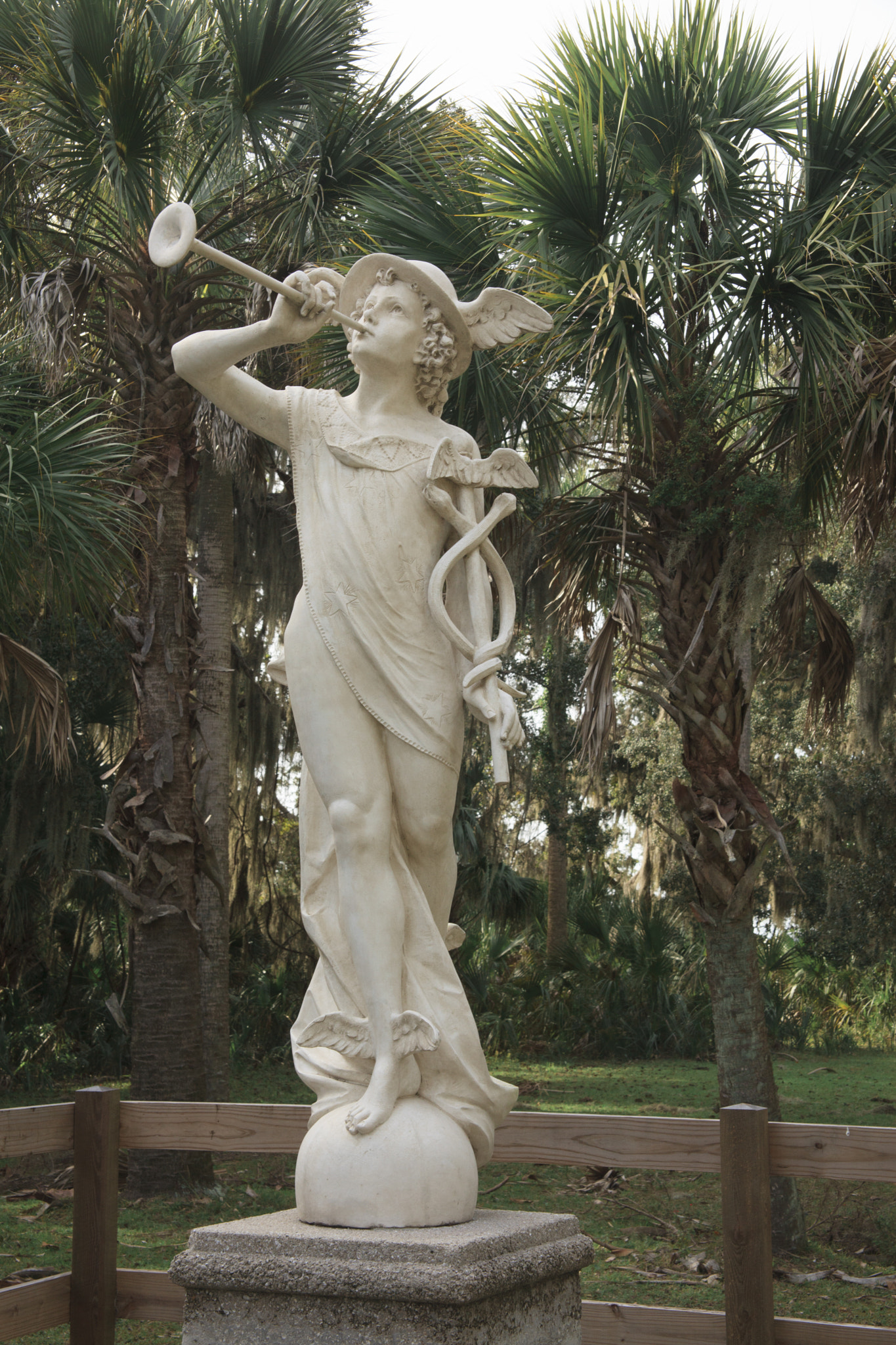Canon EF 28-200mm F3.5-5.6 USM sample photo. Statue of mercury - messenger of god photography