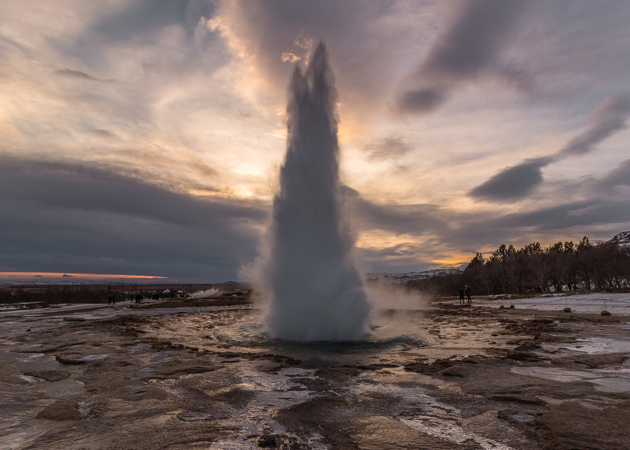 Canon EF-S 10-18mm F4.5–5.6 IS STM sample photo. Fire and ice photography