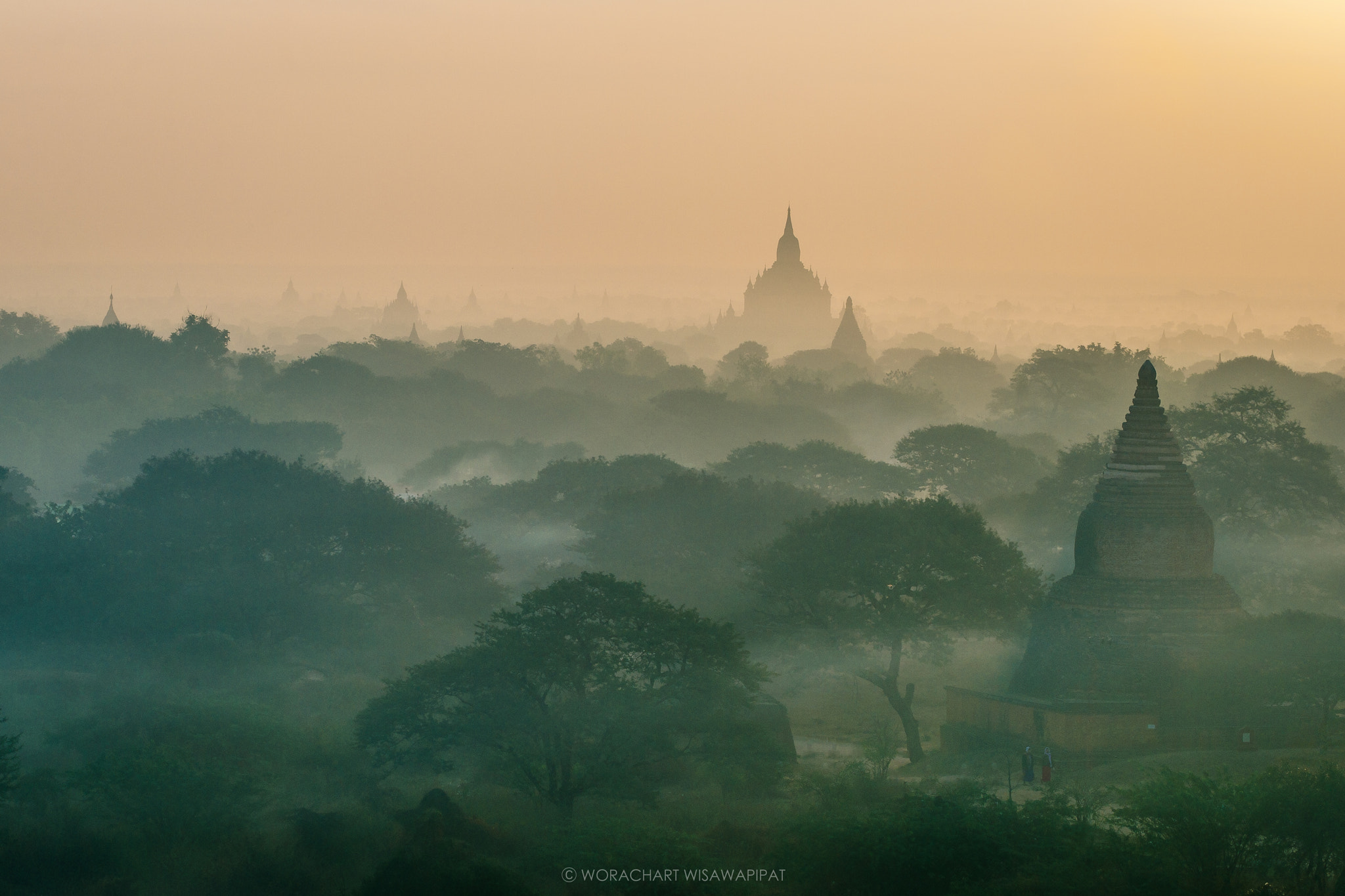 Nikon AF-S Nikkor 70-200mm F4G ED VR sample photo. Early morining in bagan, myanmar photography