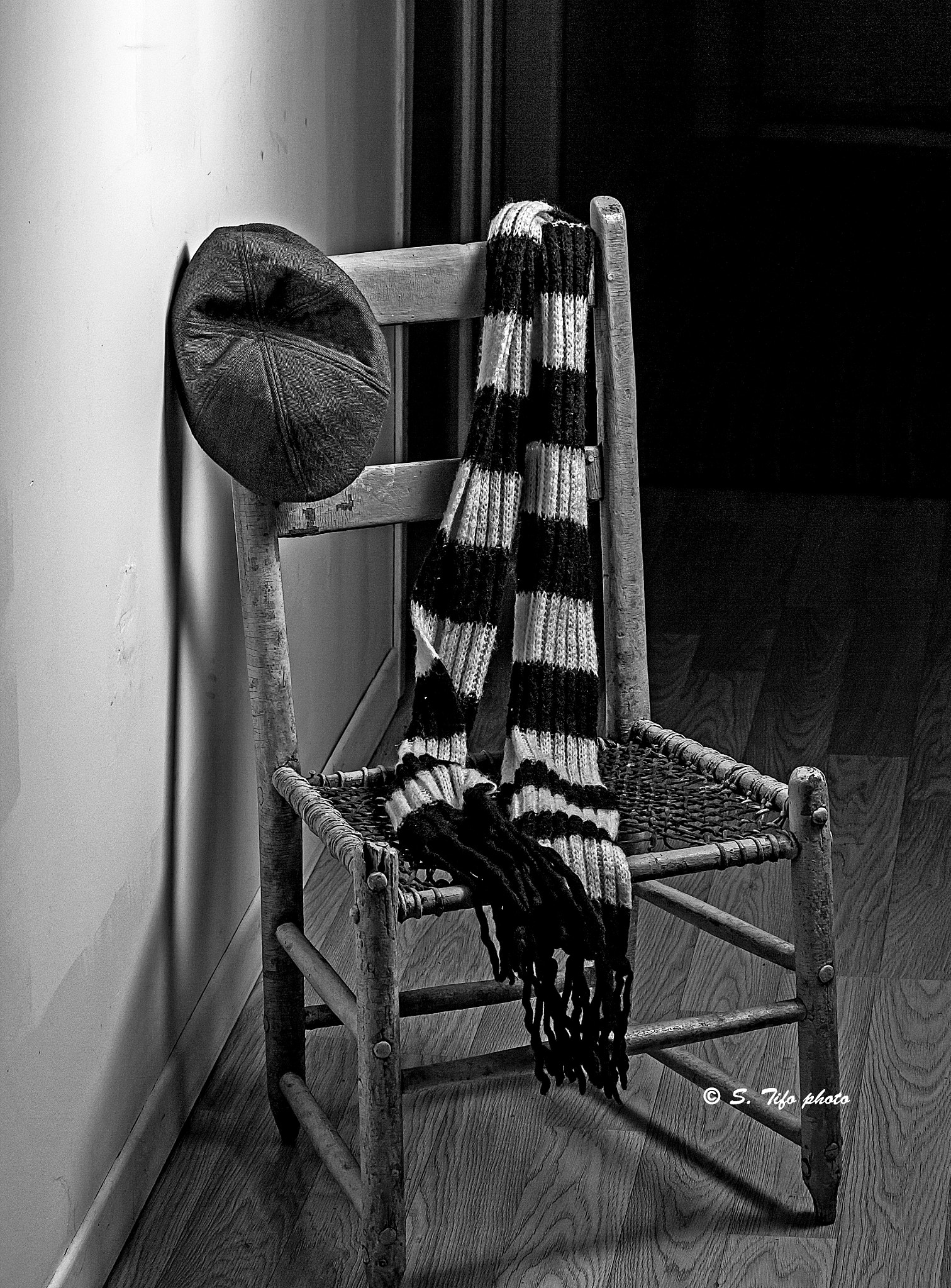 Canon EF-S 60mm F2.8 Macro USM sample photo. The chair .... photography