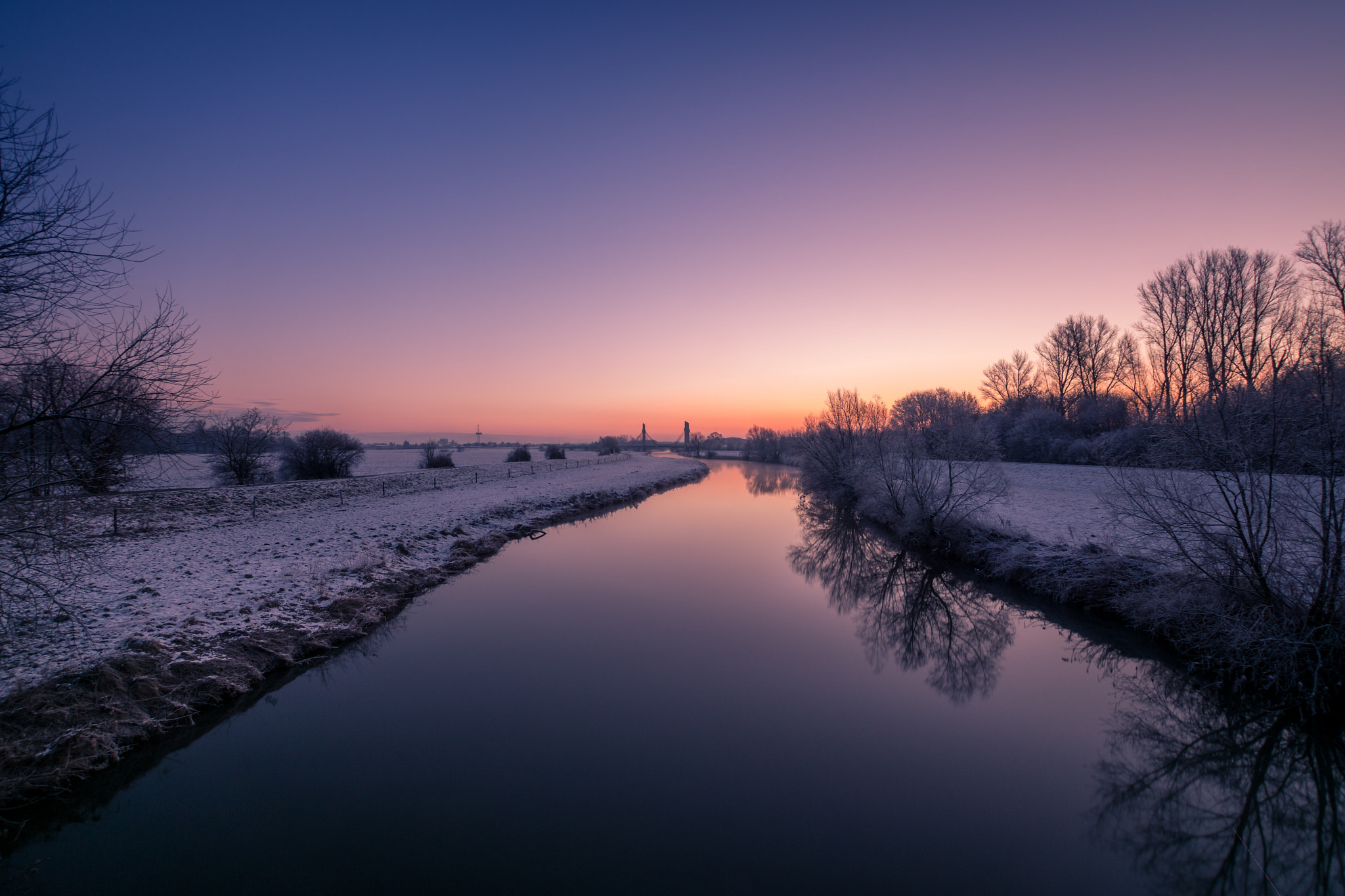 Sony ILCA-77M2 + Sigma 10-20mm F3.5 EX DC HSM sample photo. Frozen morning light photography