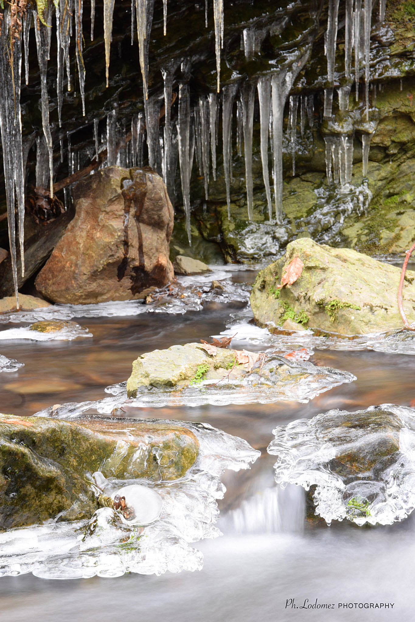 Sigma 17-70mm F2.8-4 DC Macro OS HSM | C sample photo. On the rocks .. photography