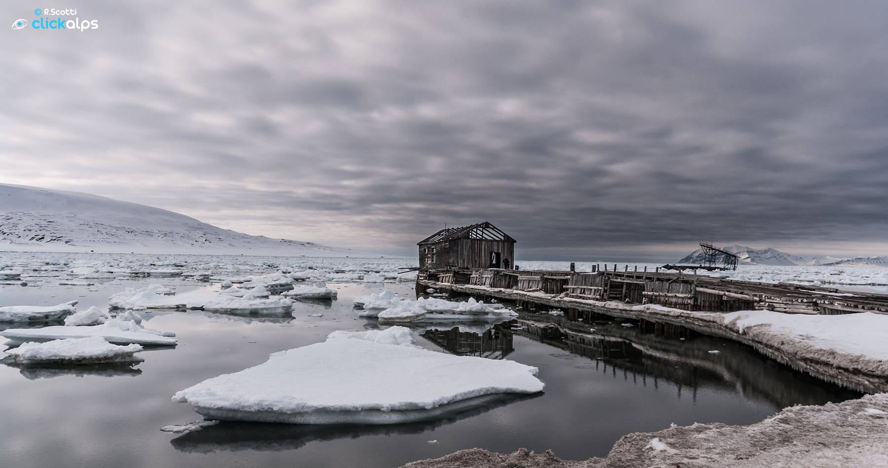 Sigma AF 10-20mm F4-5.6 EX DC sample photo. Ancient soviet settlement in spitzbergen photography