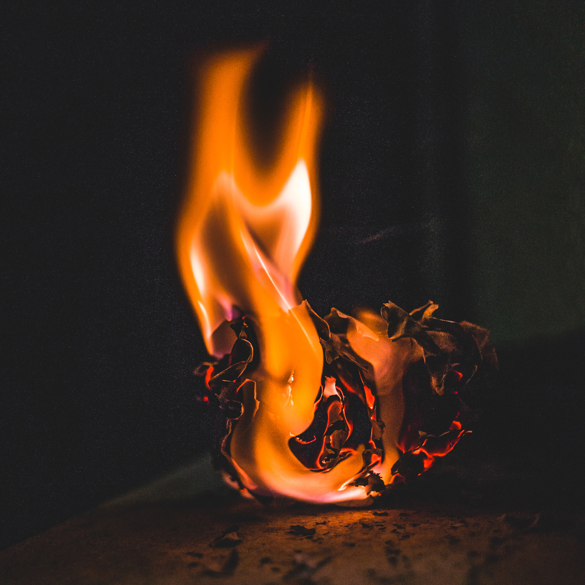Samsung NX1000 + Samsung NX 16mm F2.4 Pancake sample photo. Burn photography