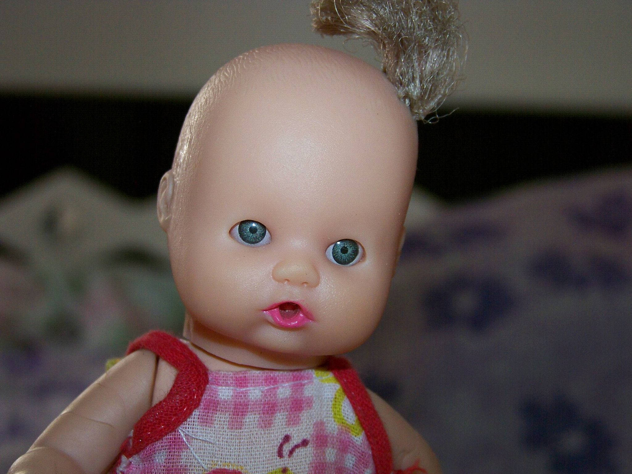 Kodak EASYSHARE Z1012 IS DIGITAL CAMERA sample photo. Boneca photography