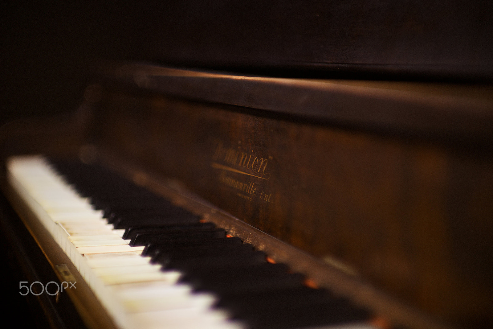 Canon EOS 6D + Canon EF 50mm f/1.0L sample photo. The piano that time forgot (canon 50mm f/1.0l) photography