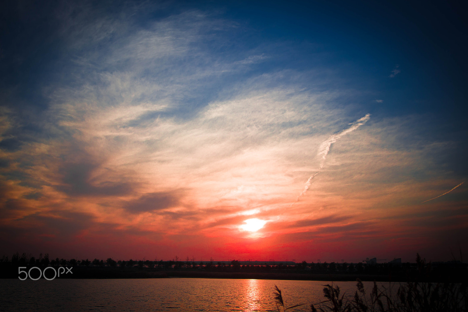 Canon EF 28-80mm f/2.8-4L sample photo. The sunset at lake  in summer photography